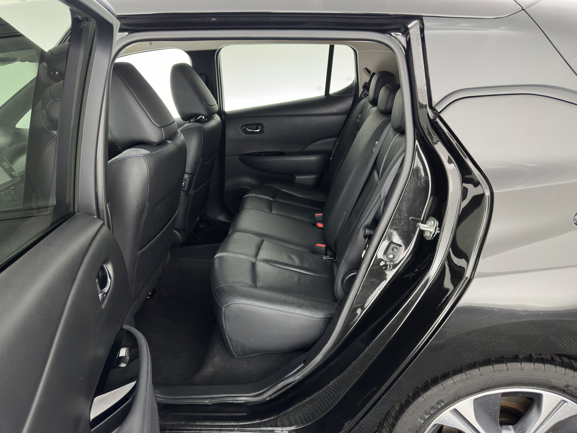 Nissan LEAF Tekna 40 kWh (SOH-83%) (INCL-BTW) *Aut.*LEATHER | FULL-LED | BOSE-AUDIO | TOPVIEW | DAB | KEYLESS | NAVI-FULLMAP | DAB | HEATED-COMFORTSEATS | PRIVACY-GLASS | ADAPTIVE-CRUISE | 17''ALU*