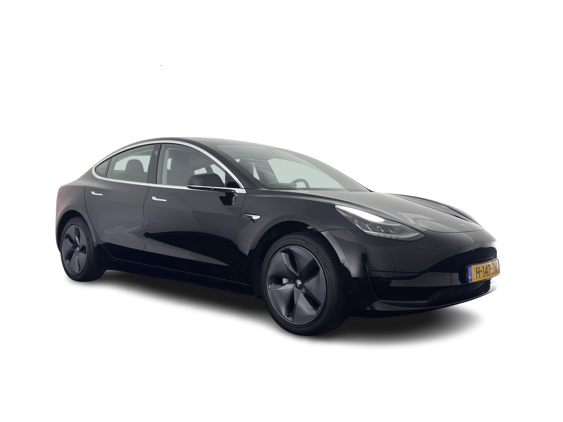 Tesla Model 3 Standard RWD Plus 60 kWh [ 3-Fase ] {SOH-86%} (INCL-BTW) Aut. *PANO | AUTO-PILOT | LEATHER | KEYLESS | FULL-LED | MEMORY-PACK | SURROUND-VIEW | DAB | CARPLAY | DIGI-COCKPIT | LANE-ASSIST | COMFORT-SEATS | 18"ALU*