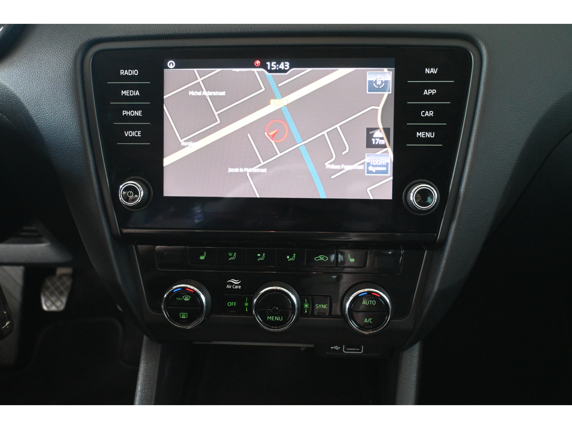 ŠKODA Octavia Combi 1.0 TSI Greentech Business Edition Nap! Navigatie Clima Cruise control Stoelverwarming PDC Inruil Mogelijk!