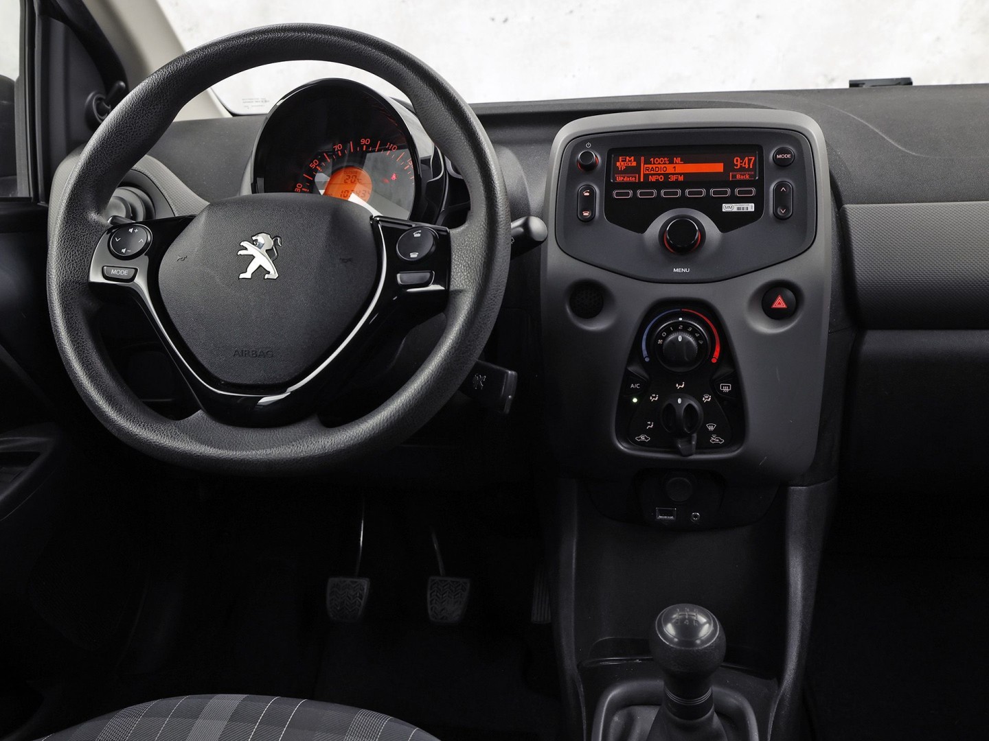 Peugeot 108 1.0 e-VTi Sport (AIRCO, ELEK RAMEN, SPORTSTOELEN, BLUETOOTH, NIEUWSTAAT)