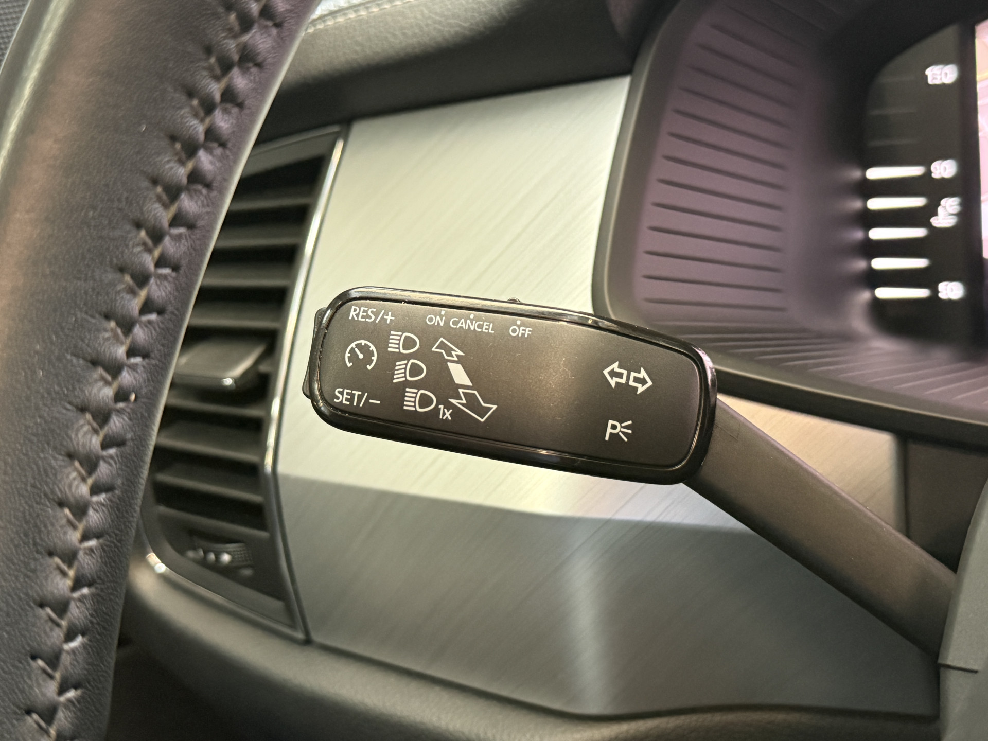 ŠKODA Kodiaq 1.5 TSI Business Edition | Panoramadak | Trekhaak | Apple Carplay | Dakdragers