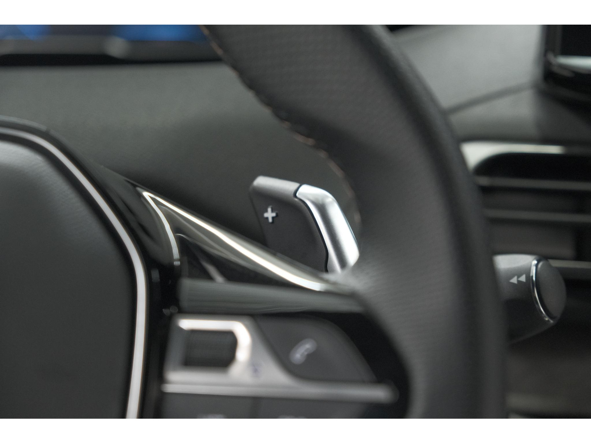 Peugeot 3008 1.2 Hybrid 136 GT | 360 Camera | Adaptieve Cruise Control | Elektronische Kofferklep | Navigatie