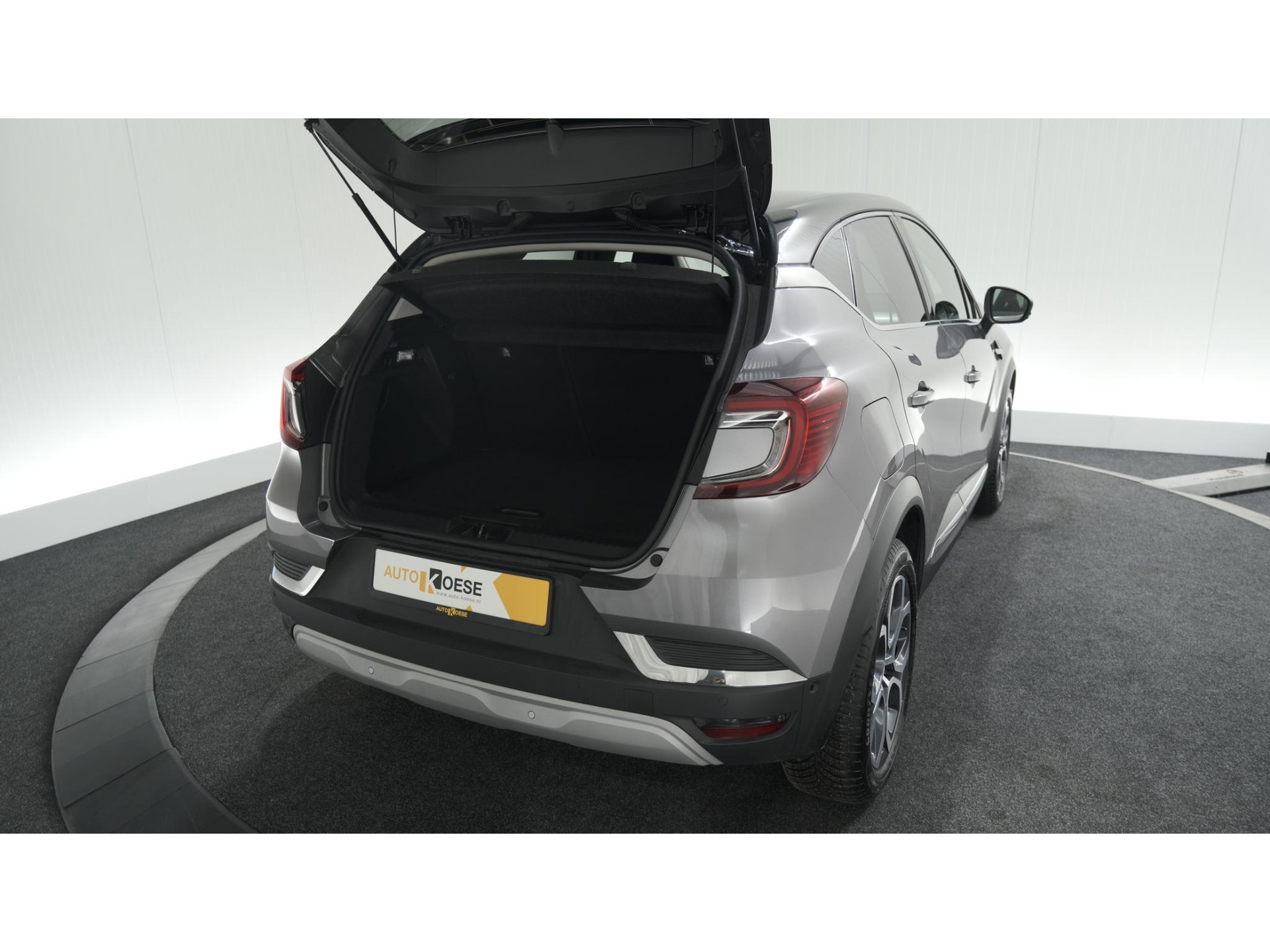 Renault Captur Mild Hybrid 140 EDC Techno | 360 Camera | 9.3 Inch Grootscherm | Stoelverwarming | Apple Carplay | 18 Inch Lichtmetalen Velgen