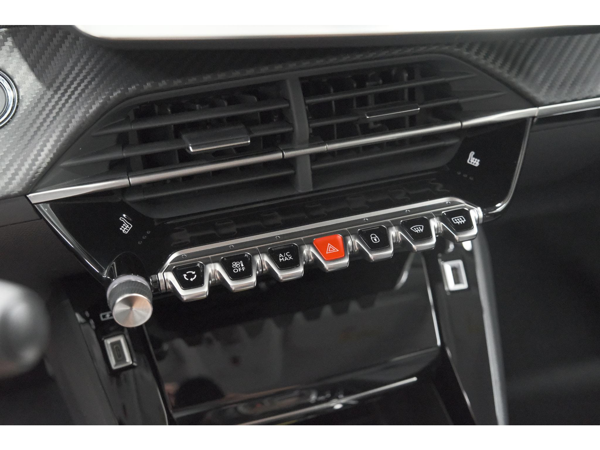 Peugeot e-208 EV Allure 50 kWh | 98,9% SOH | Camera | Navigatie | Parkeersensoren | Stoelverwarming