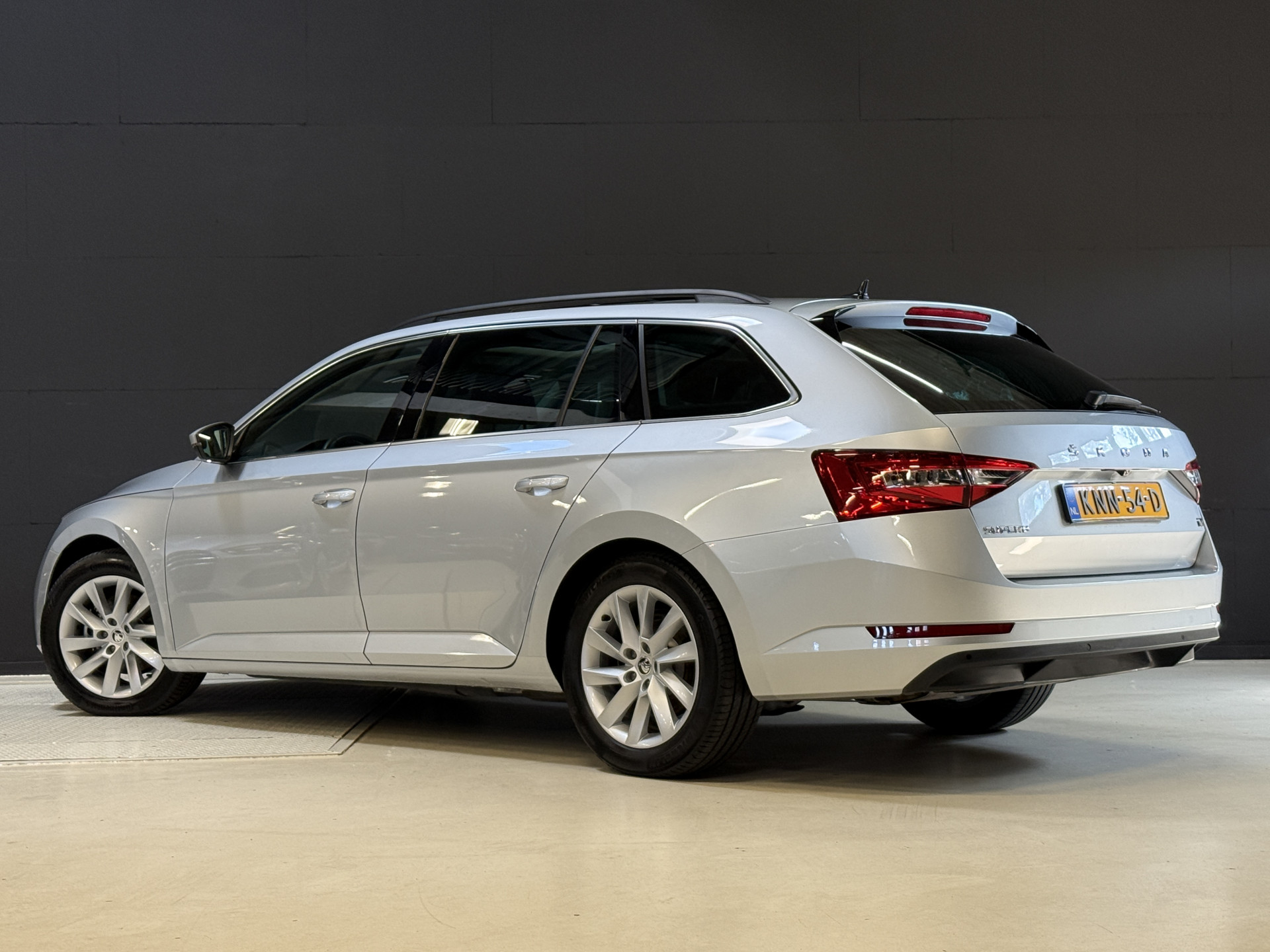 ŠKODA Superb Combi 1.4 TSI iV Business Edition Plus | Panoramadak | Crystal Light | Apple Carplay
