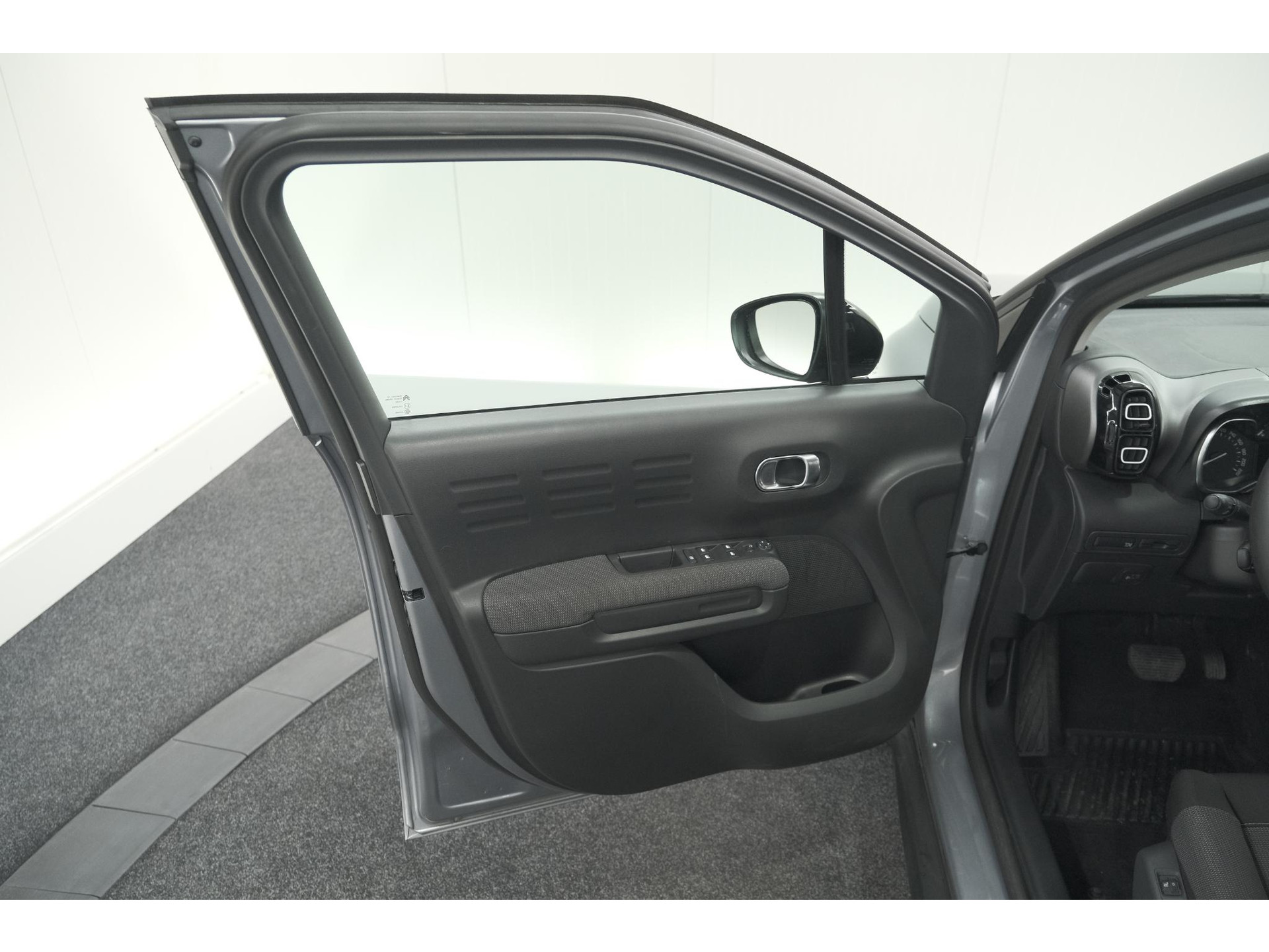 Citroen C3 Aircross PureTech 130 EAT6 Plus | Stoelverwarming | Apple Carplay | Parkeersensoren