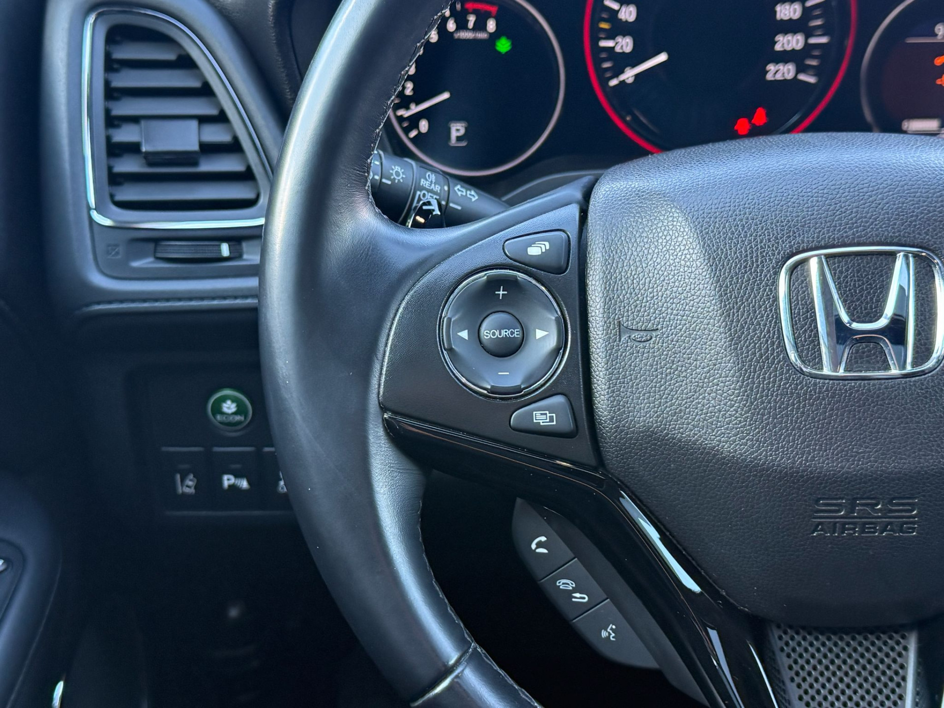 Honda HR-V 1.5 i-VTEC Executive | 1E EIGENAAR | 3/6/12MND GARANTIE | AUTOMAAT | PANO | LED | DAB | NAVI | CRUISE |