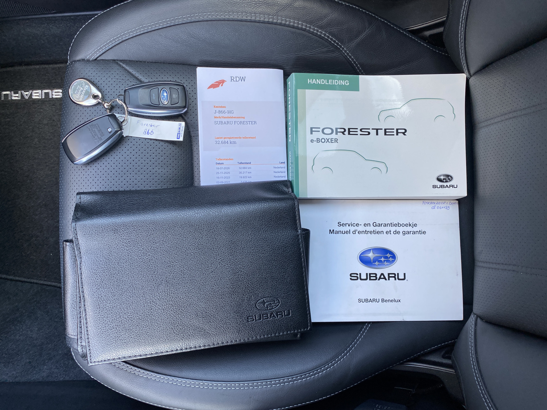 Subaru Forester 2.0i e-BOXER Luxury AUT. | dealer onderh. | leder interieur | trekhaak | adapt. cruise | carplay | memory seat