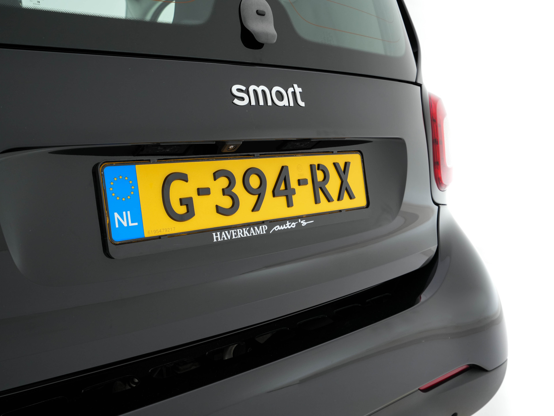 Smart fortwo EQ Business Solution 18 kWh [ 3-Fase ] ( SOH-93%) Aut. *PANO | LEATHER | NAVI-FULLMAP | CAMERA | HEATED-COMFORTSEATS | AIRCO | CRUISE | AMBIENT-LIGHT | 15''ALU*