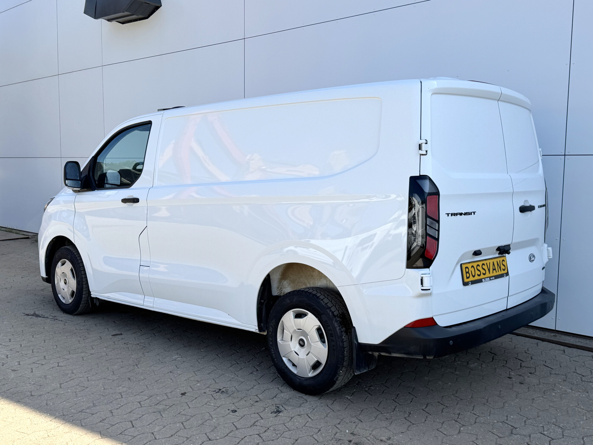 Ford Transit Custom 2.0 TDCI 140PK AWD Automaat L1 4x4 4WD LED Airco Carplay Camera Navigatie Parkeersensoren v+a Vierwielaandrijving