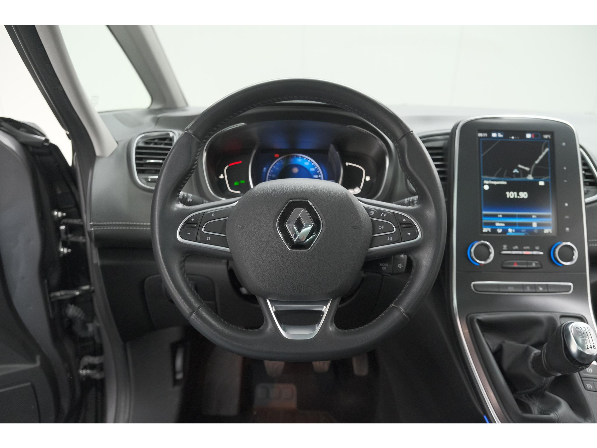 Renault Scénic TCe 130 Intens | Trekhaak | Panoramadak | Camera | Apple Carplay | Dodehoekdetectie