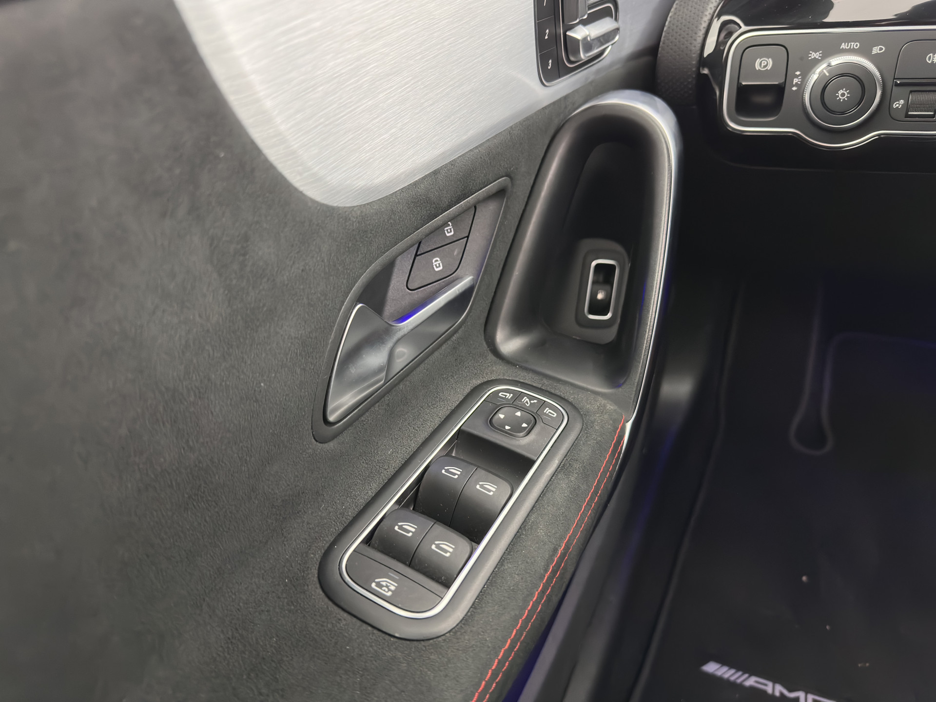 Mercedes-Benz CLA-klasse Shooting Brake 250 e Business Solution AMG Limited (INCL.BTW) *PANO | LEATHER-MICROFIBRE | MULTIBEAM-LED | AMBIENT-LIGT | BLIND-SPOT | HEATED-SPORTSEATS | WIDE-SCREEN-DIGICOCKPIT | DAB+ | NAVI-FULLMAP | CAMERA | PRIVACY-GLASS |  1