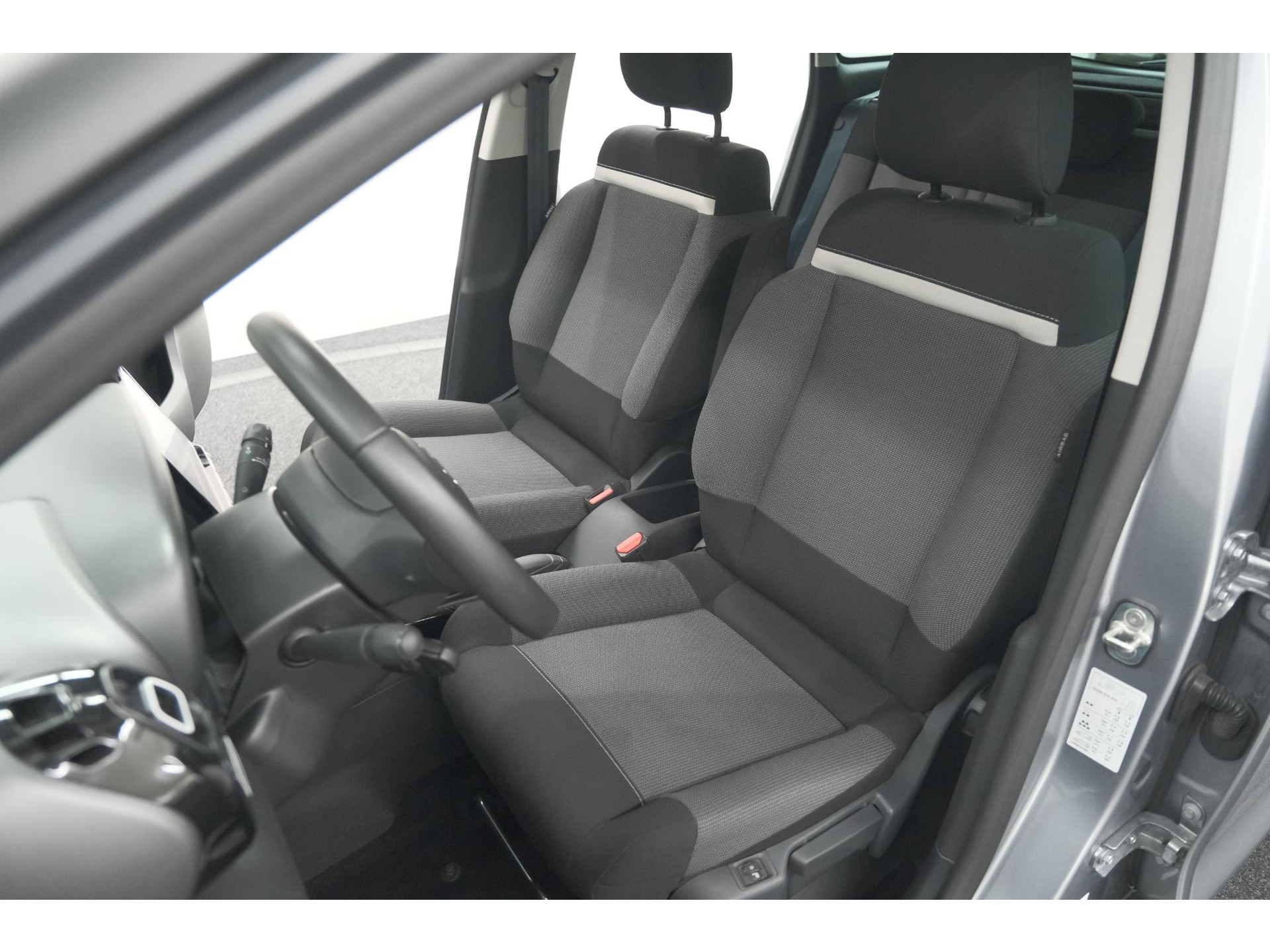 Citroen C3 Aircross PureTech 130 EAT6 Plus | Stoelverwarming | Apple Carplay | Parkeersensoren