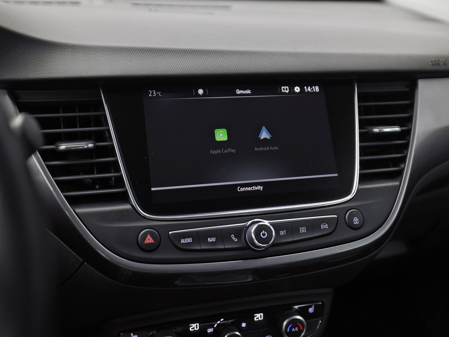 Opel Crossland X 1.2 Turbo Innovation (APPLE CARPLAY, GROOT NAVI, CLIMATE, STUUR/STOELVERWARMING, 360 CAMERA, SPORTSTOELEN, GETINT GLAS, CRUISE, LM VELGEN, NIEUWSTAAT)
