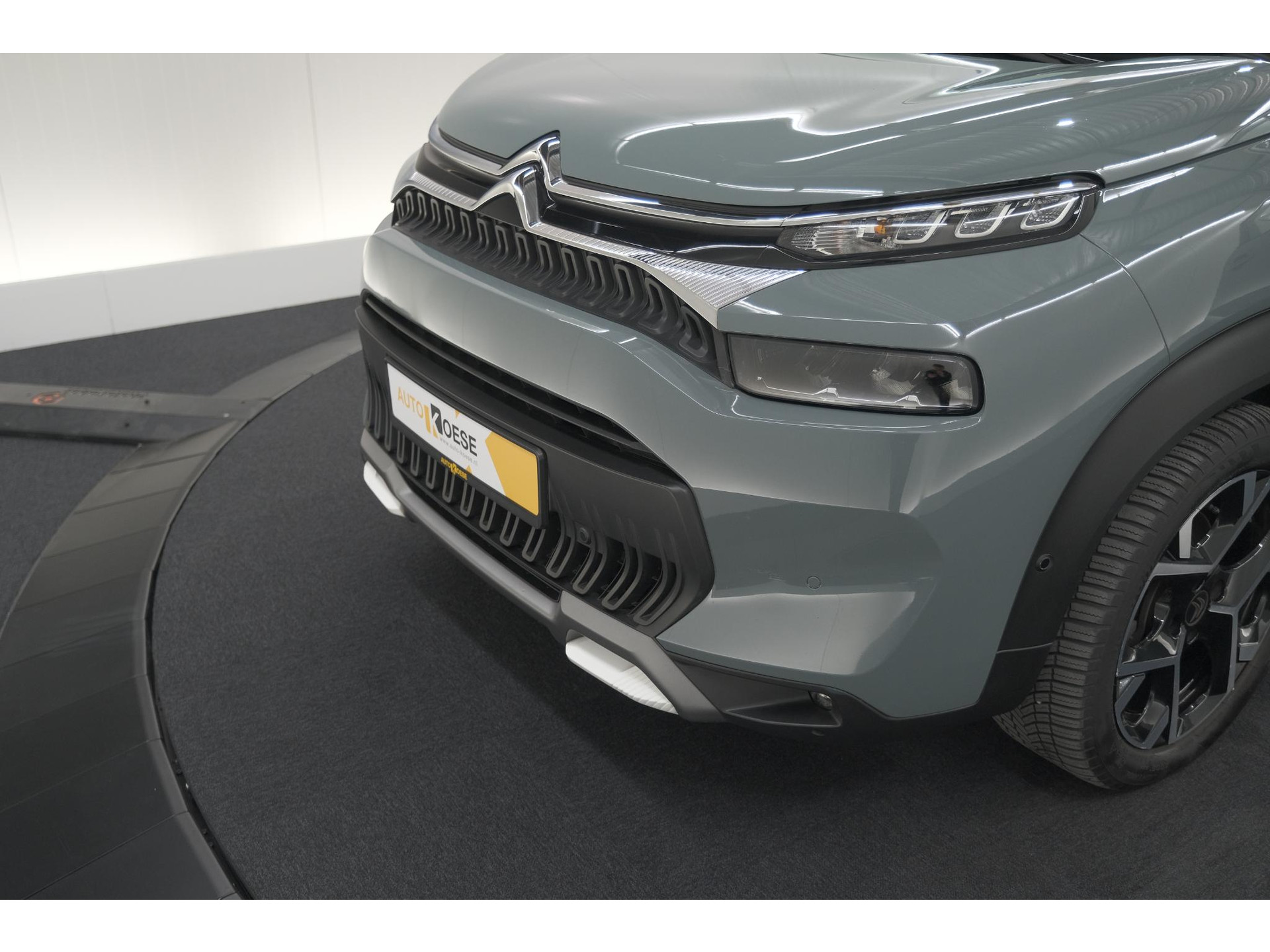 Citroen C3 Aircross PureTech 130 EAT6 Shine | Schuif-/Kanteldak | Camera | Dodehoekdetectie | Head-Up Display