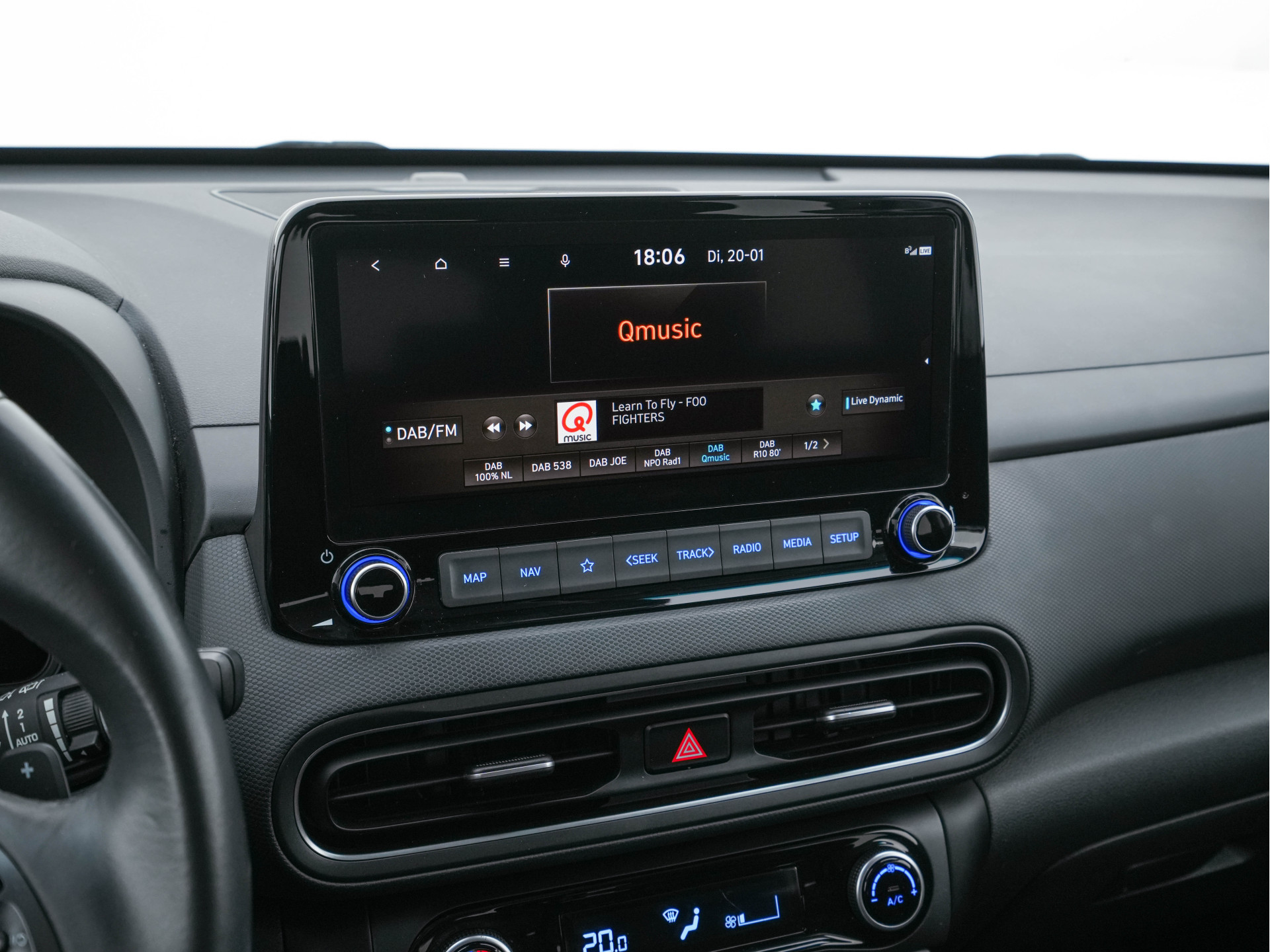 Hyundai Kona 1.6 GDI HEV Fashion (INCL-BTW) Aut. *NAVI-FULLMAP | DIGI-COCKPIT | FULL-LED | KEYLESS | CAMERA | HEAD-UP | SHIFT-PADDLES | DAB | COMFORT-SEATS | PRIVACY-GLASS | TOWBAR | 16 "ALU*