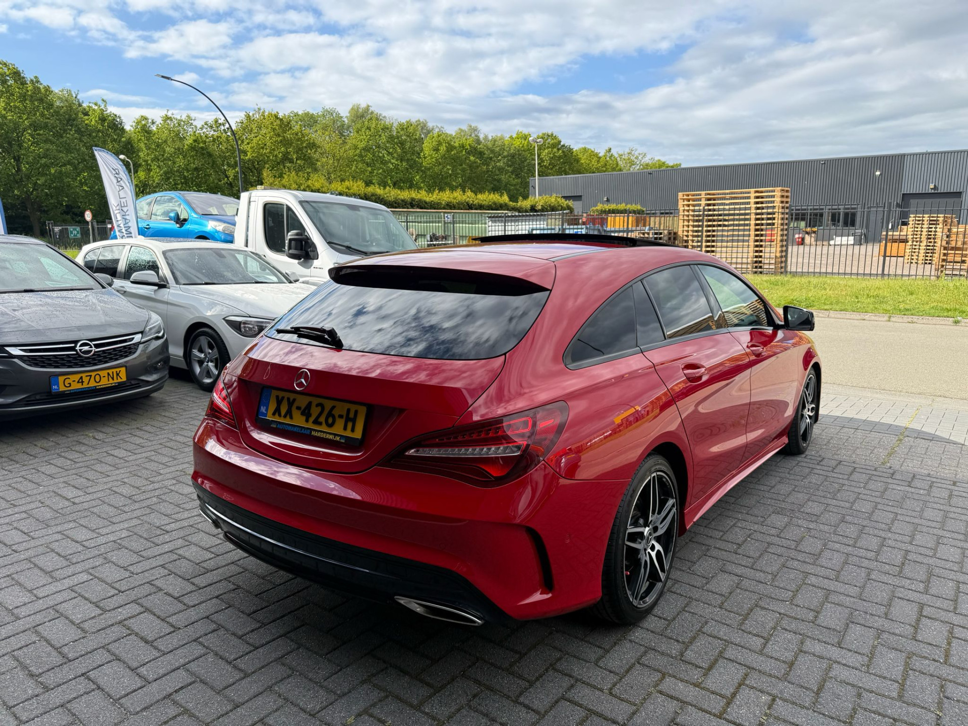 Mercedes-Benz CLA-klasse Shooting Brake 180 | 3/6/12MND GARANTIE| NAVI | PANO DAK | NAVI | CAMERA |