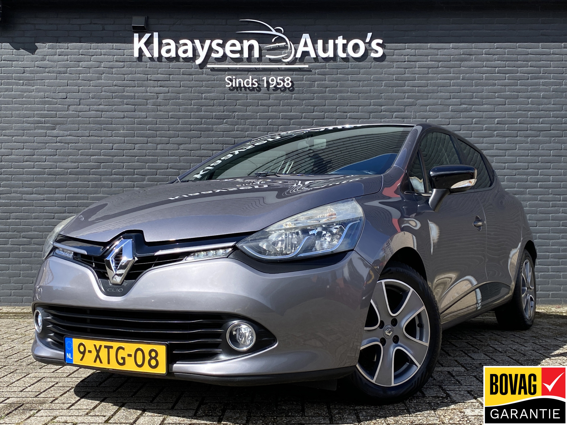 Renault Clio 0.9 TCe ECO Night&Day 90 pk | dealer onderh. | navigatie | cruise control | parkeersensor | privacy glas | airco | NL auto