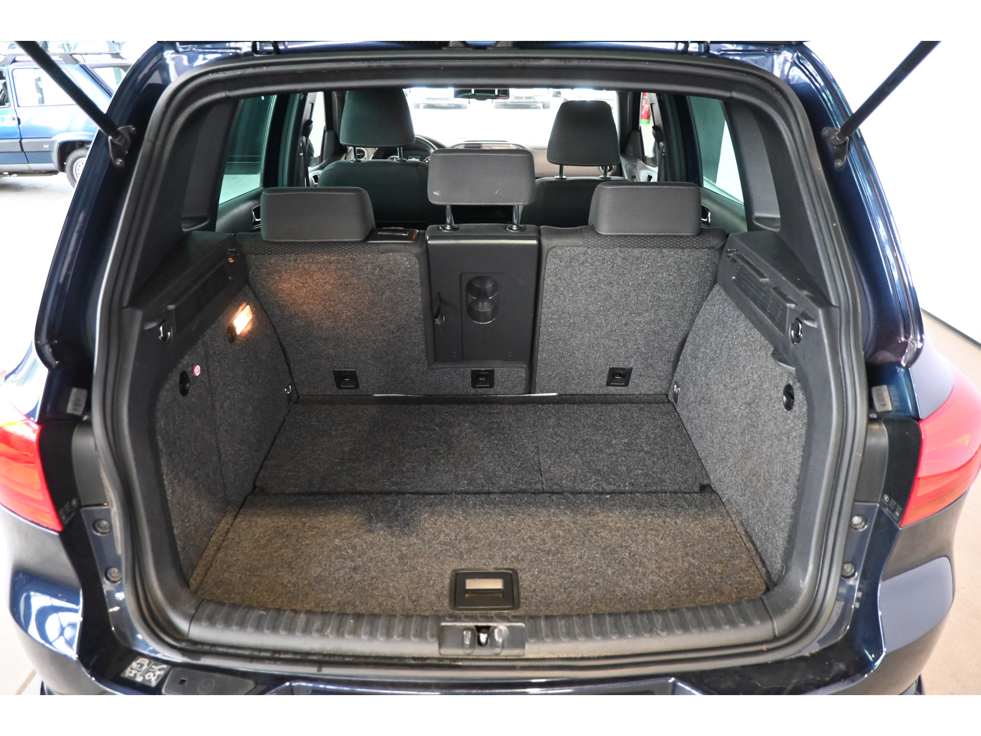 Volkswagen Tiguan 1.4 TSI Sport&Style 4Motion R-line Edition Clima Navigatie Stoelverwarming Goed Onderhouden! Inruil Mogelijk!