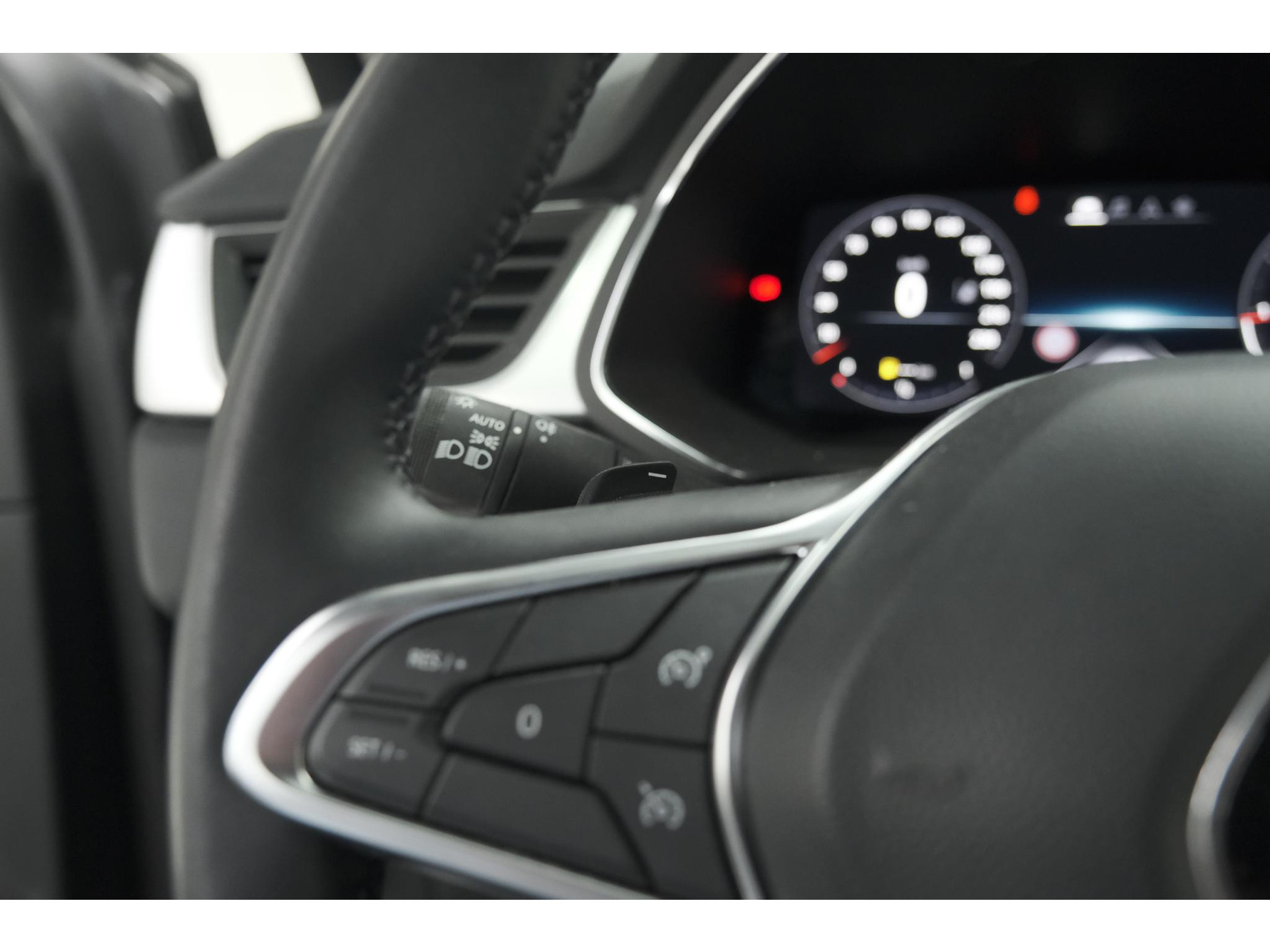 Renault Captur Mild Hybrid 140 EDC Techno | 360 Camera | 9.3 Inch Navigatie | Apple Carplay | 18 Inch Lichtmetalen Velgen