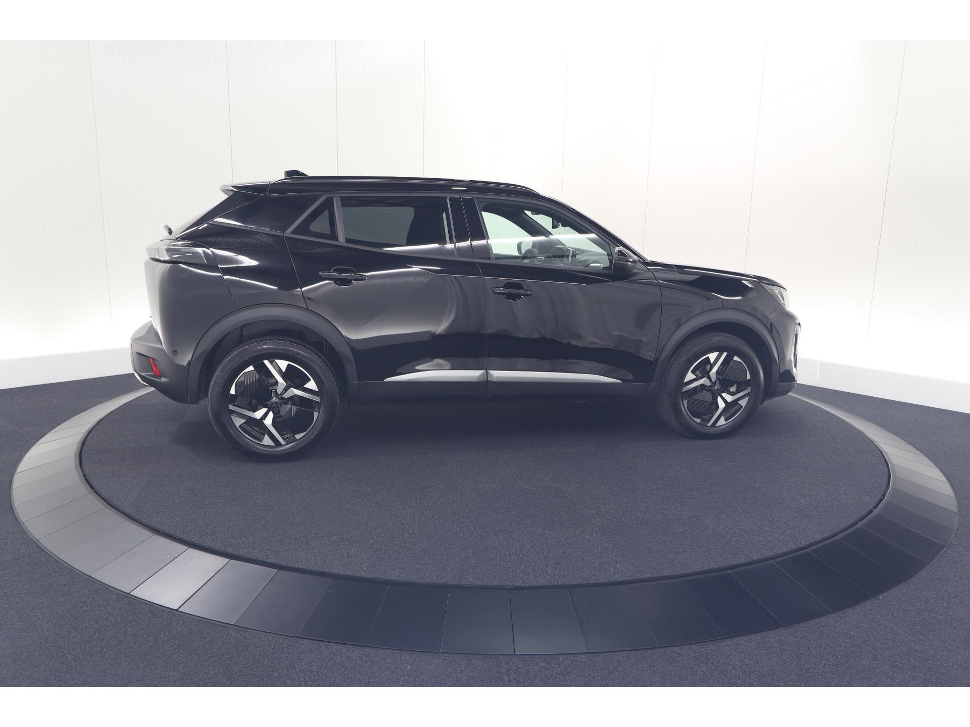 Peugeot 2008 1.2 Hybrid 145 Allure | 360 Camera | Adaptieve Cruise Control | Dodehoekdetectie | Apple Carplay