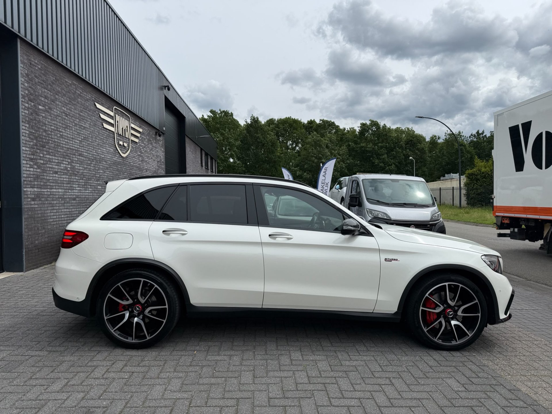 Mercedes-Benz GLC-klasse AMG 43 4MATIC | 3/6/12MND GARANTIE | KUIPSTOELEN | BURMESTER | MEMORY | PANO | ACC | STANDKACHEL | 360 CAMERA | BOMVOL | TREKHAAK |