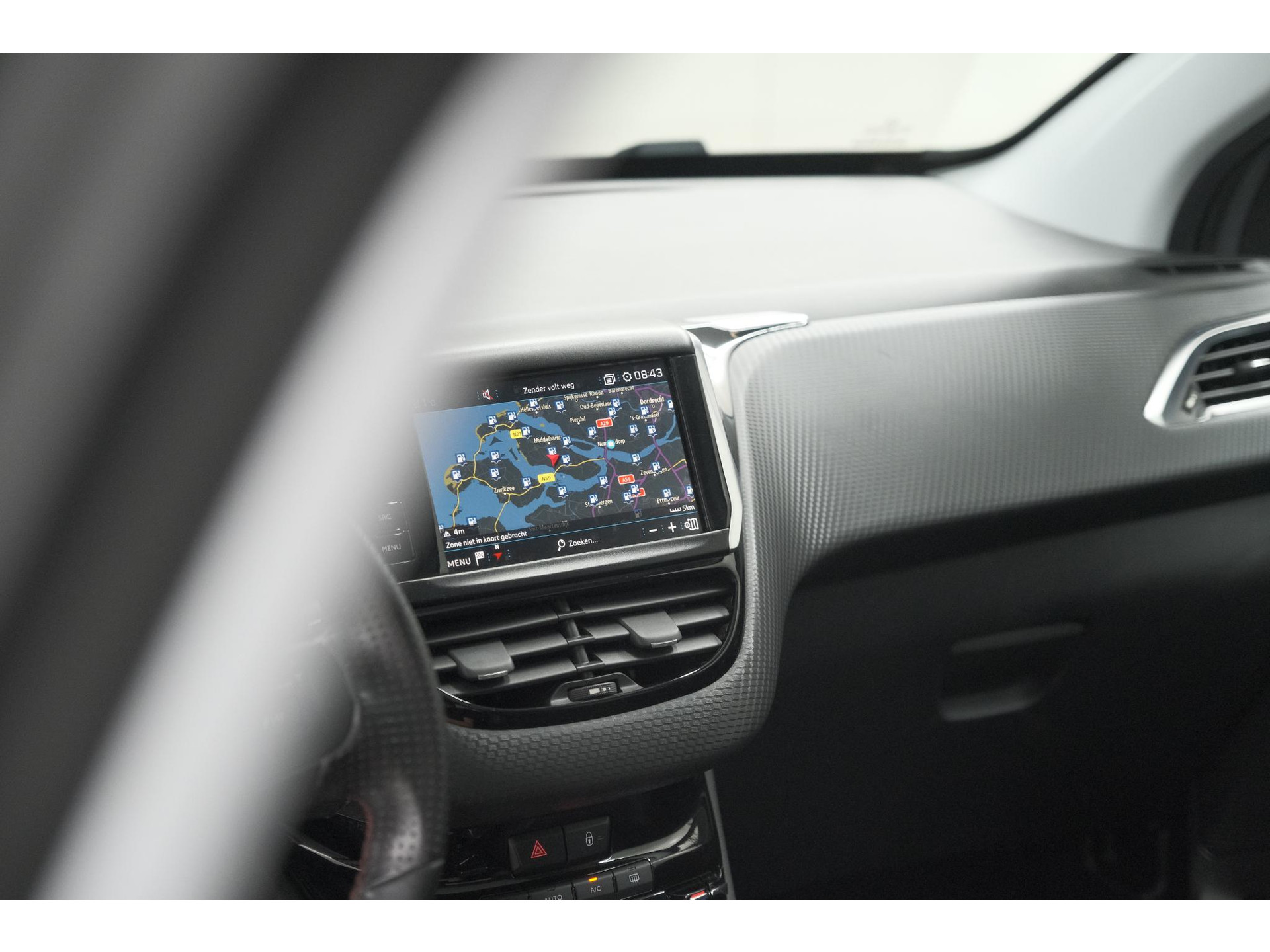 Peugeot 2008 PureTech 110 EAT6 GT-Line | Trekhaak | Panoramadak | Apple Carplay | Parkeersensoren