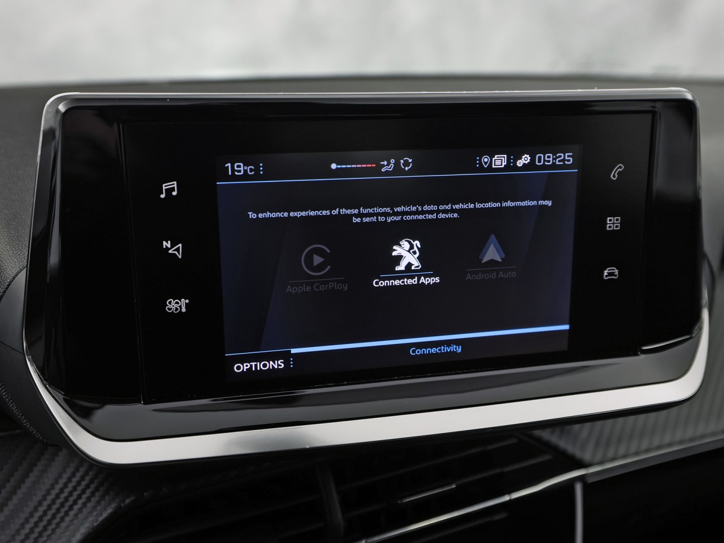 Peugeot 208 1.2 PureTech Sport Automaat (APPLE CARPLAY, KEYLESS, PARKEERSENSOREN, SPORTSTOELEN, CRUISE, LANE ASSIST, NIEUWE APK, NIEUWSTAAT)