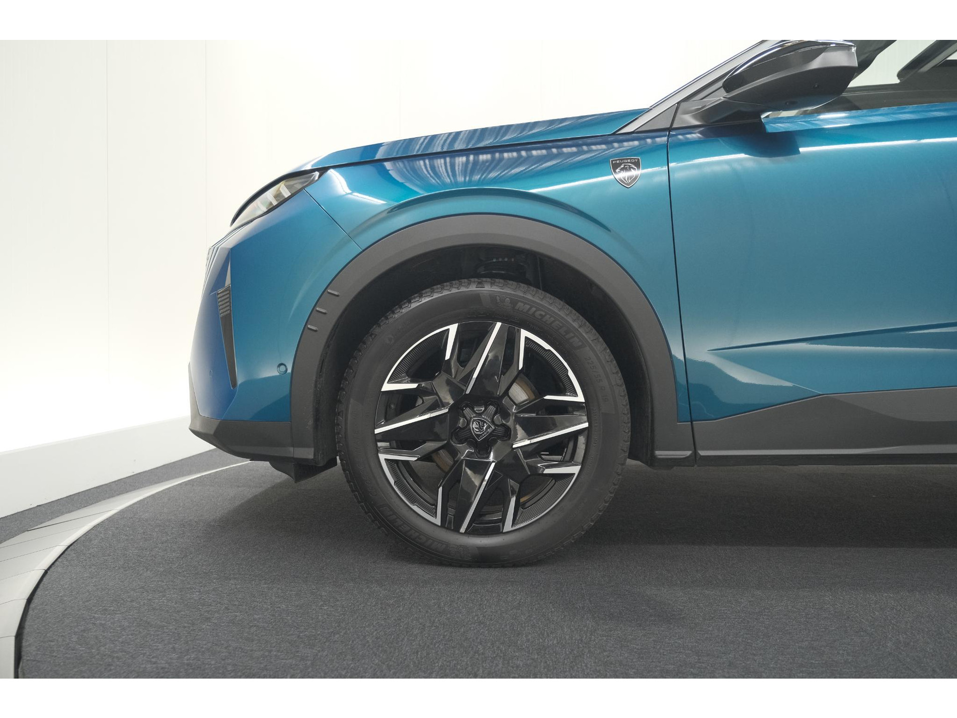 Peugeot 3008 1.2 Hybrid 136 GT | Panoramdak | 360 Camera | Stoelverwarming | Elektrische Kofferklep | Allseason Banden