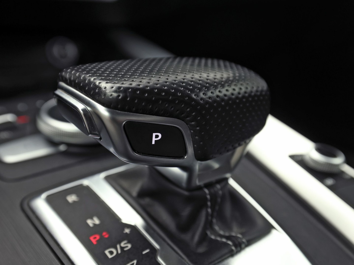 Audi A5 Sportback 2.0 TFSI S-Line Sport 190Pk Automaat (2X S-LINE, VIRTUAL COCKPIT, GROOT NAVI, PLAT SPORTSTUUR, LEDER, STOELVERWARMING, SPORTSTOELEN, GETINT GLAS, PARKEERSENSOREN, NIEUWSTAAT)