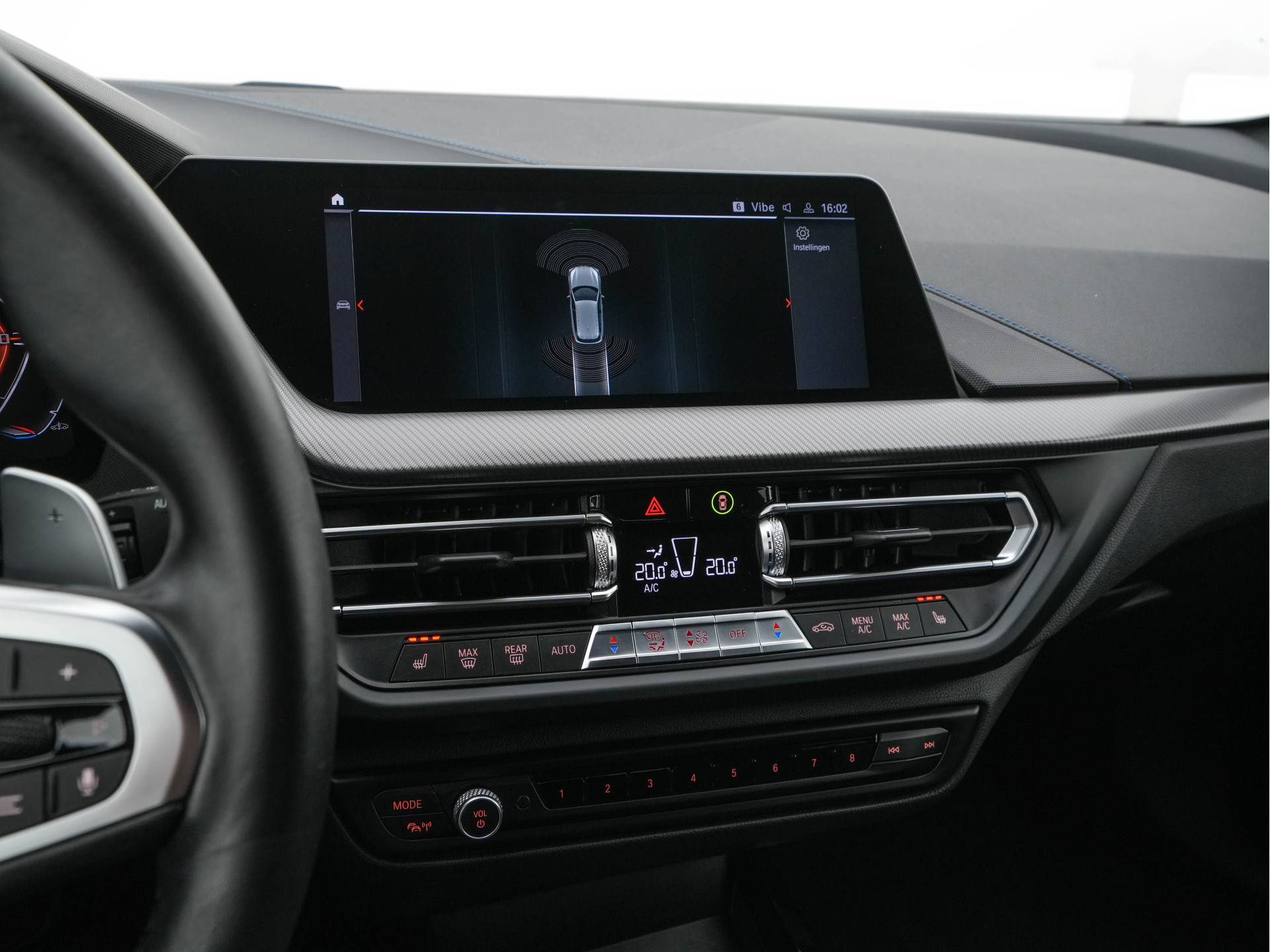 BMW 1-serie M135i xDrive M-Sportpack High Executive Aut. *ALCANTARA-MICROFIBRE | FULL-LED | HEATED-SPORTSEATS | SHIFT-PADDLES | DIGI-COCKPIT | HEAD-UP | NAVI-FULLMAP | DAB+ | PRIVACY-GLASS | AMBIENT-LIGHT | CARBON-INLAY | CARPLAY | 19''ALU*