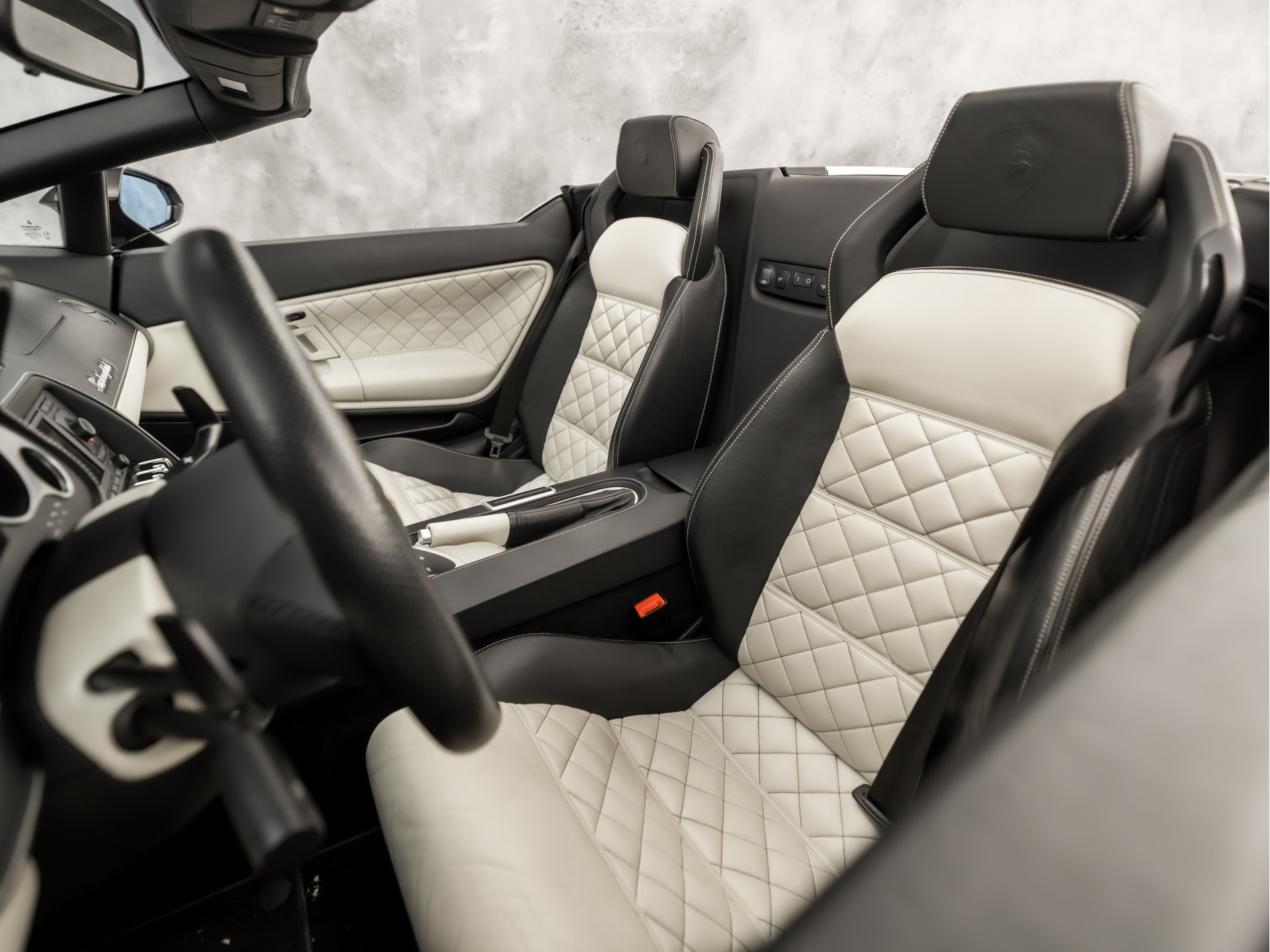 Lamborghini Gallardo 5.2 V10 LP560-4 Automaat 561Pk (FACELIFT, FRONT LIFT, CAMERA, LEDEREN SPORTSTOELEN, SOFT TOP, NAVIGATIE)