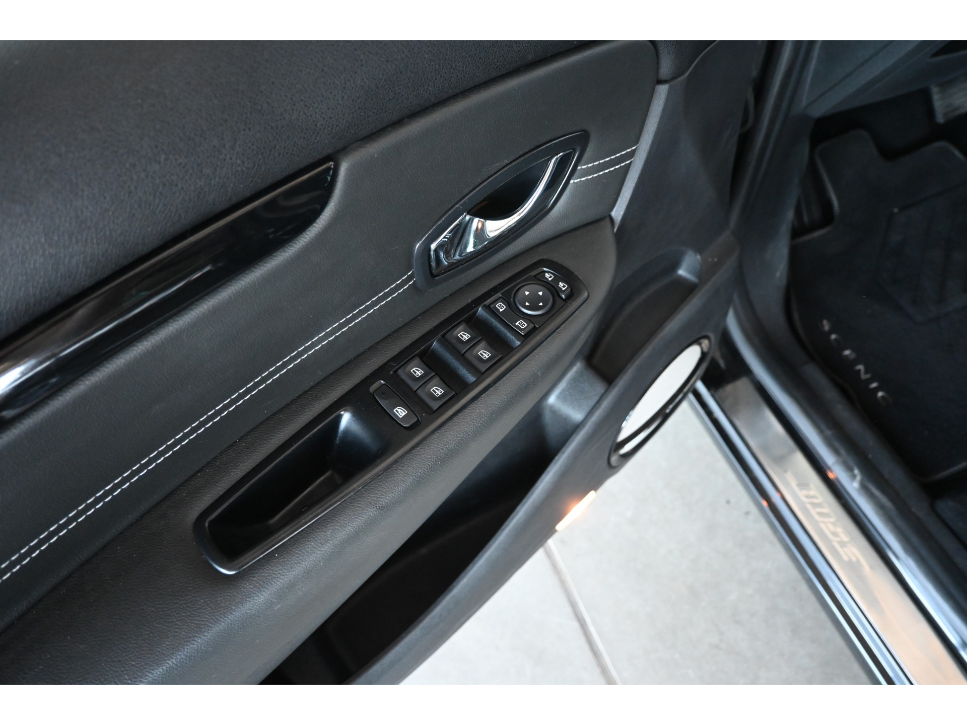 Renault Grand Scenic 1.5 dCi Bose Automaat Clima Navigatie Cruise Control Rijlaarprijs! Inruil Mogelijk!