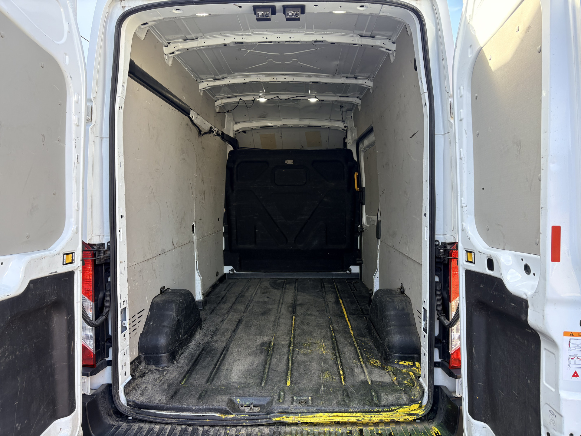 Ford Transit 350 2.0 TDCI 170PK L3H3 Airco Cruise Control Parkeersensoren v+a Voorruitverwarming