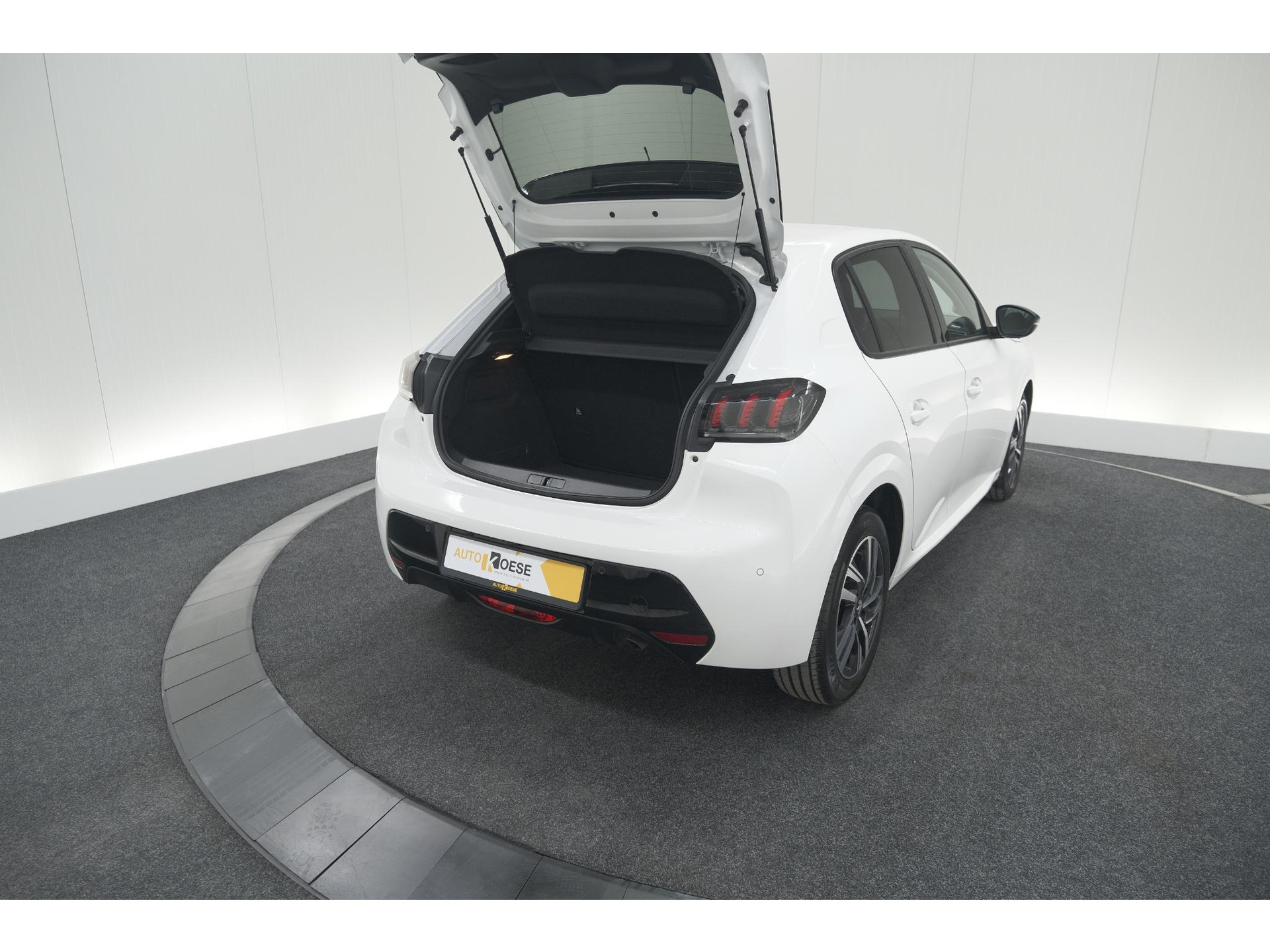 Peugeot 208 PureTech 100 Allure | Adaptieve Cruise Control | Camera | Apple Carplay