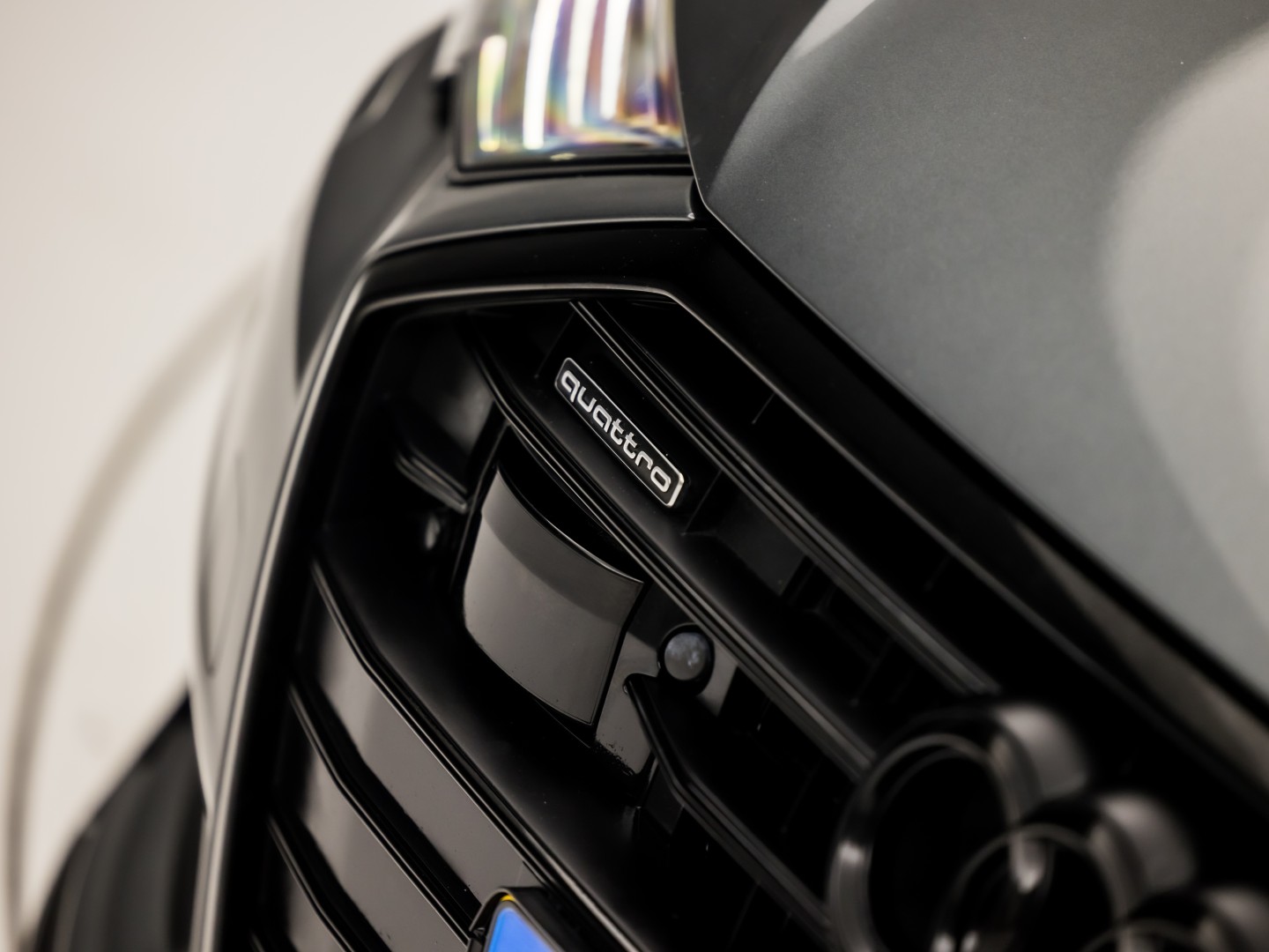 Audi A6 Avant 55 TFSI quattro S-Line 340Pk Automaat (PANORAMADAK, 6 CILINDER, BANG&OLUFSEN, HEAD-UP DISPLAY, NAPPA LEDER, MEESTURENDE ACHTERAS, CAMERA, STOELVERWARMING, SFEERVERLICHTING, ADAPTIVE CRUISE, MATRIX LED, NIEUWSTAAT)
