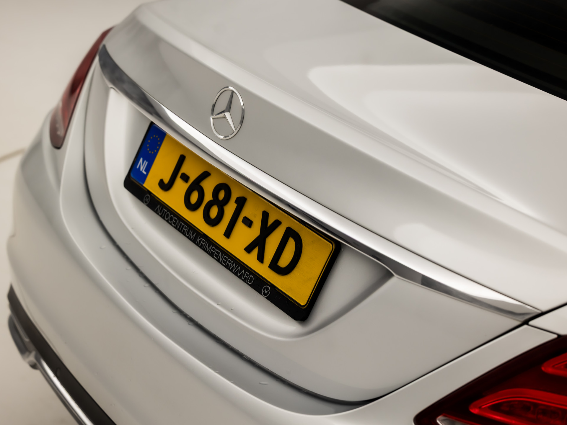 Mercedes-Benz C-Klasse 180 Sport 156Pk Automaat (NAVIGATIE, LEDER, SFEERVERLICHTING, GETINT GLAS, STOELVERWARMING, SPORTSTOELEN, CRUISE, NIEUWE APK, NIEUWSTAAT)
