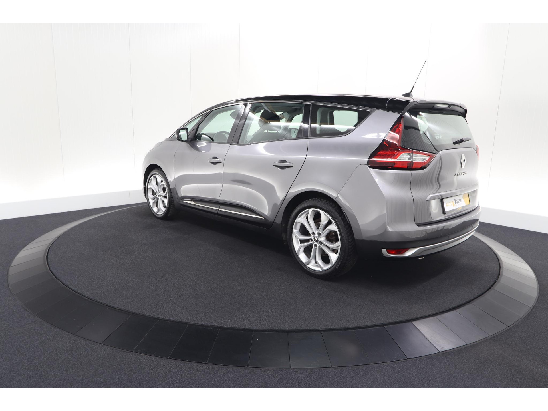 Renault Grand Scénic 1.3 Intens TCe 140 EDC | 7 Zitplaatsen | Apple Carplay | Camera | Parkeersensoren voor + achter