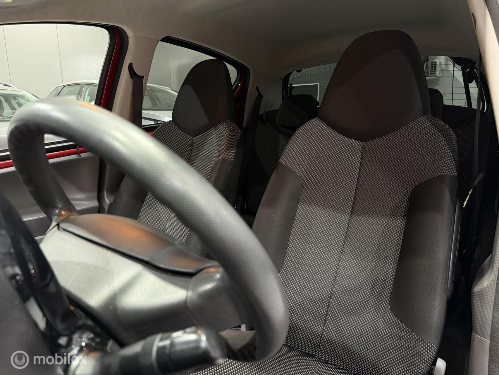 Toyota Aygo 1.0-12v Aspiration Red Navigator|Automaat|NAP|Navi