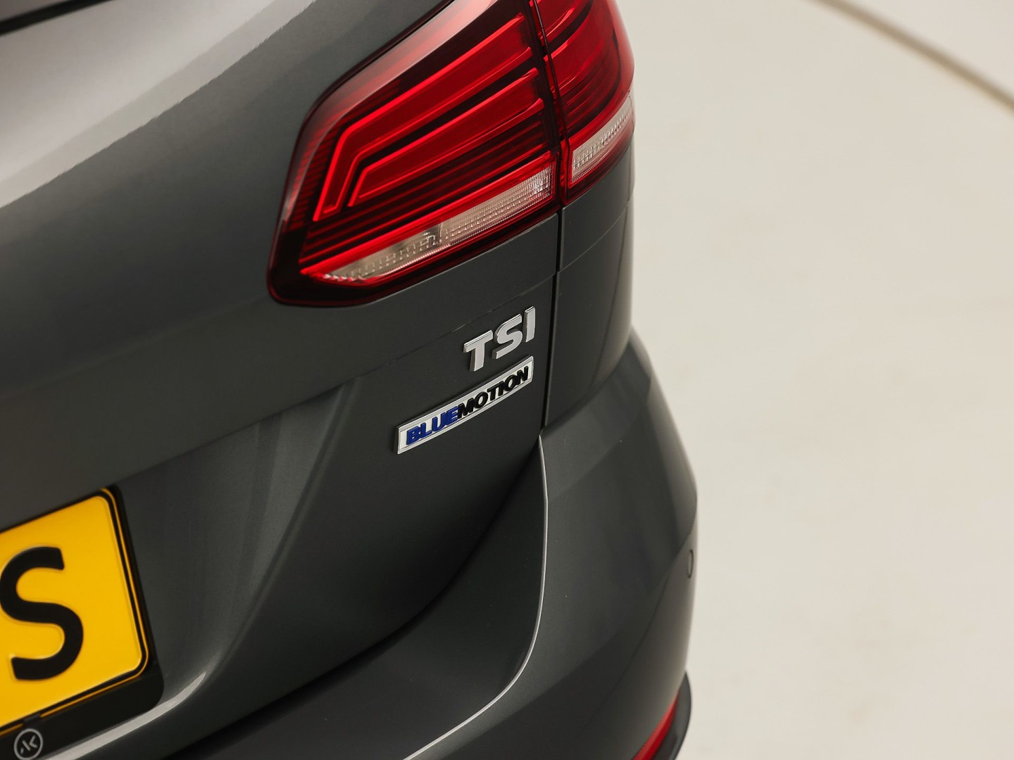 Volkswagen Golf Variant 1.5 TSI Highline 150Pk Automaat (VIRTUAL COCKPIT, APPLE CARPLAY, ALCANTARA, CAMERA, TREKHAAK, SPORTSTOELEN, GETINT GLAS, ADAPTIVE CRUISE, TREKHAAK, NIEUWSTAAT)