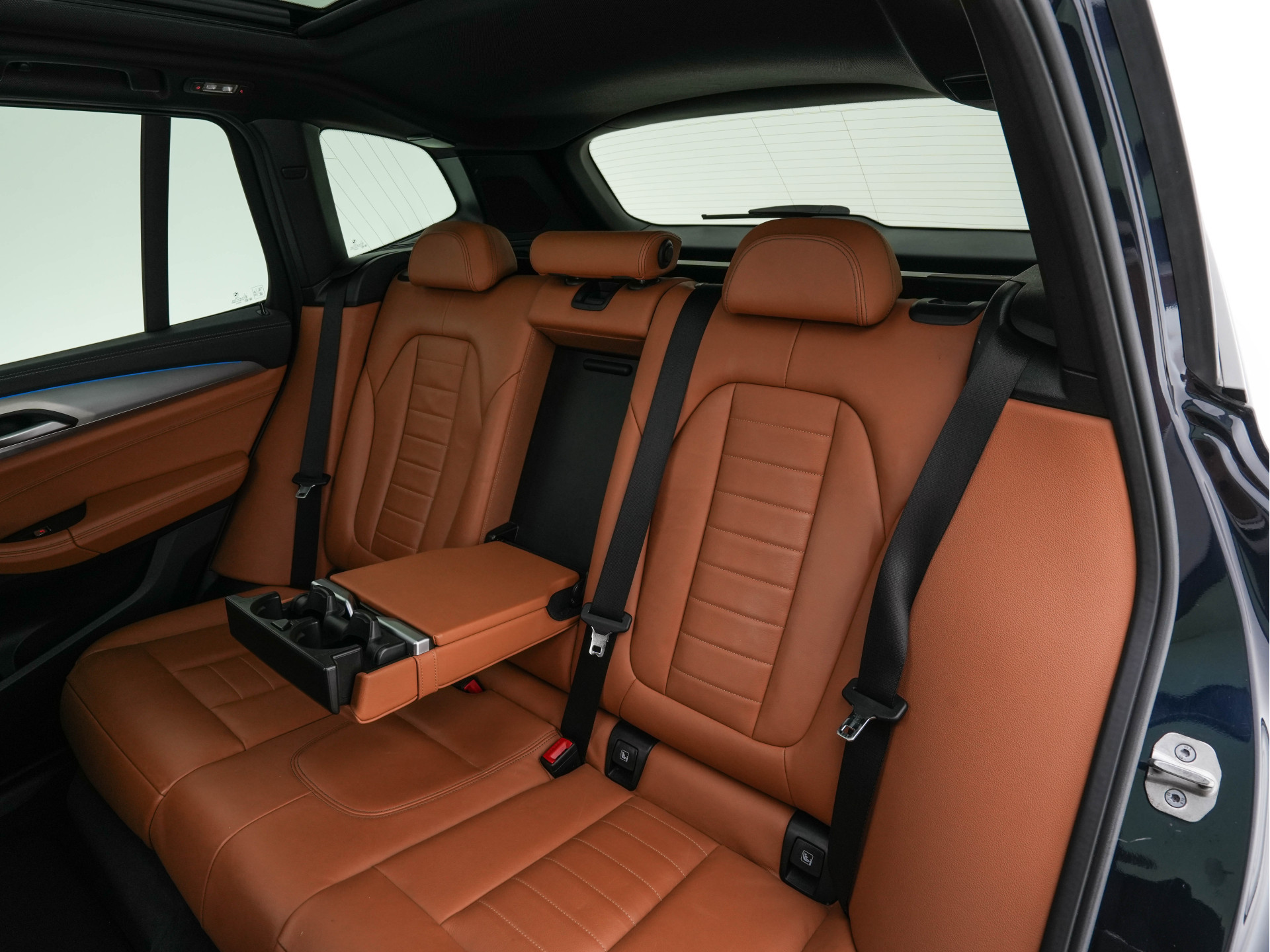 BMW iX3 High Executive 80 kWh [ 3-Fase ] {SOH-98%} (INCL-BTW) Aut. *PANO | LEATHER | HARMAN/KARDON | FULL-LED | BLINDSPOT | MEMORY-PACK | DIGI-COCKPIT | HEATED-SPORTSEATS | KEYLESS | TOPVIEW | DAB+ | NAVI-FULLMAP | HEAD-UP | ...