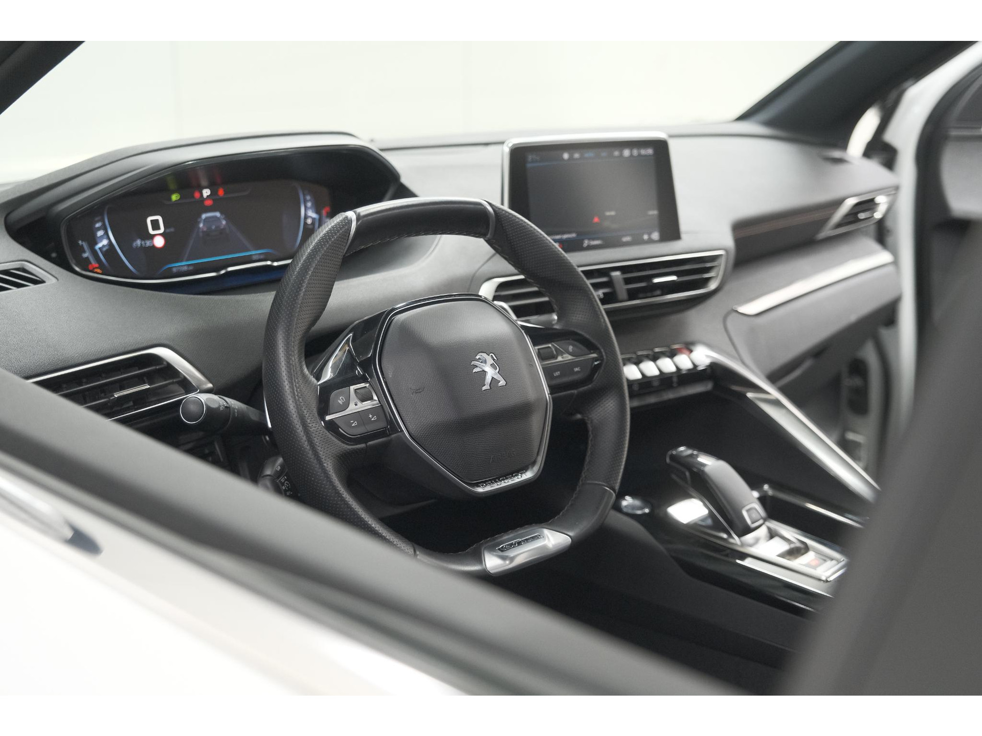 Peugeot 5008 PureTech 130 EAT8 GT-Line | Schuif-/Kanteldak | Trekhaak | Elektrische Kofferklep | Camera