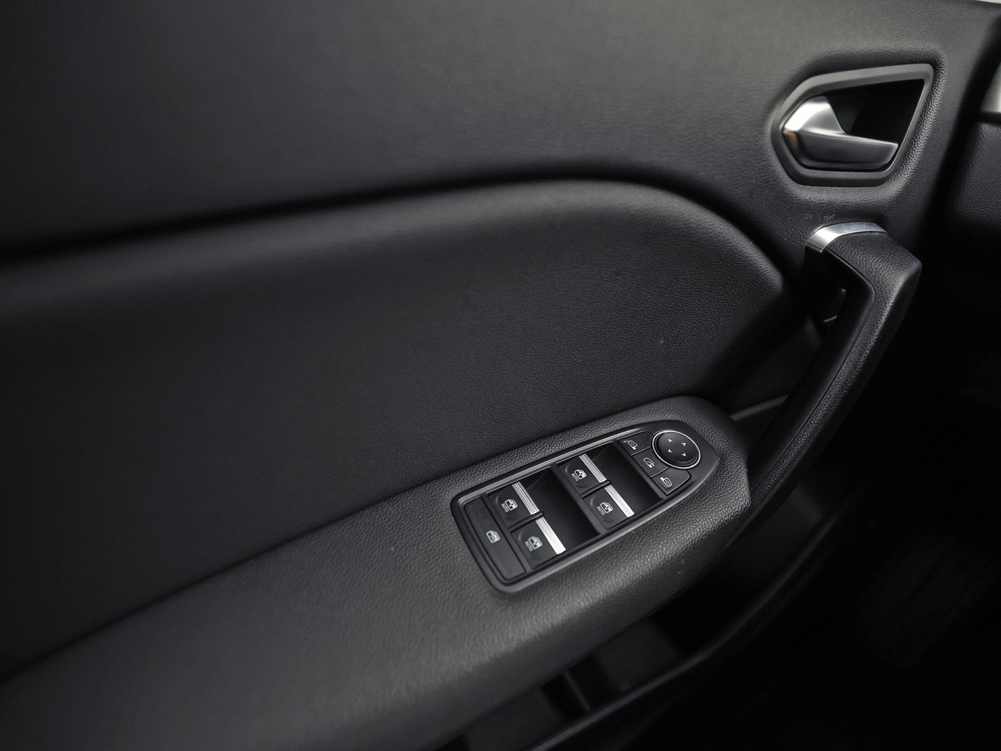 Renault Captur 1.6 E-Tech Plug-in Hybrid 160 Sport 160Pk Automaat (VIRTUAL COCKPIT, APPLE CARPLAY, GROOT NAVI, CAMERA, SPORTSTOELEN, LEDER, GETINT GLAS, LANE ASSIST, NIEUWSTAAT)