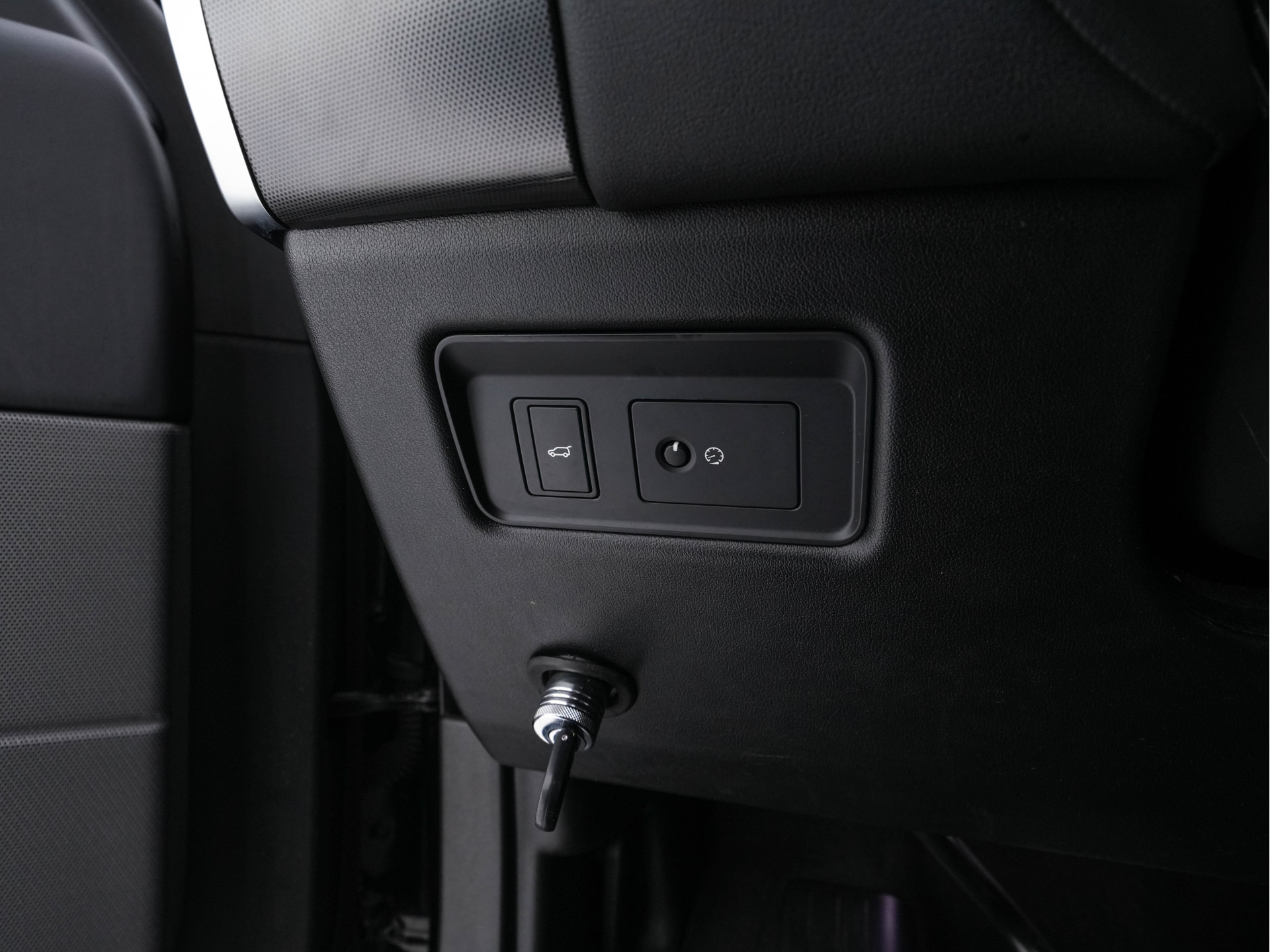 Land Rover Range Rover Sport 3.0 SDV6 HSE Dynamic Aut. *PANO | LEATHER | BI-XENON | NAVI-FULLMAP | CAMERA | KEYLESS | AIR-SUSPENSION | ECC | PDC | CRUISE | PRIVACY-GLASS | SHIFT-PADDLES | BREMBO-BRAKES | COMFORT-SEATS | 21''ALU*