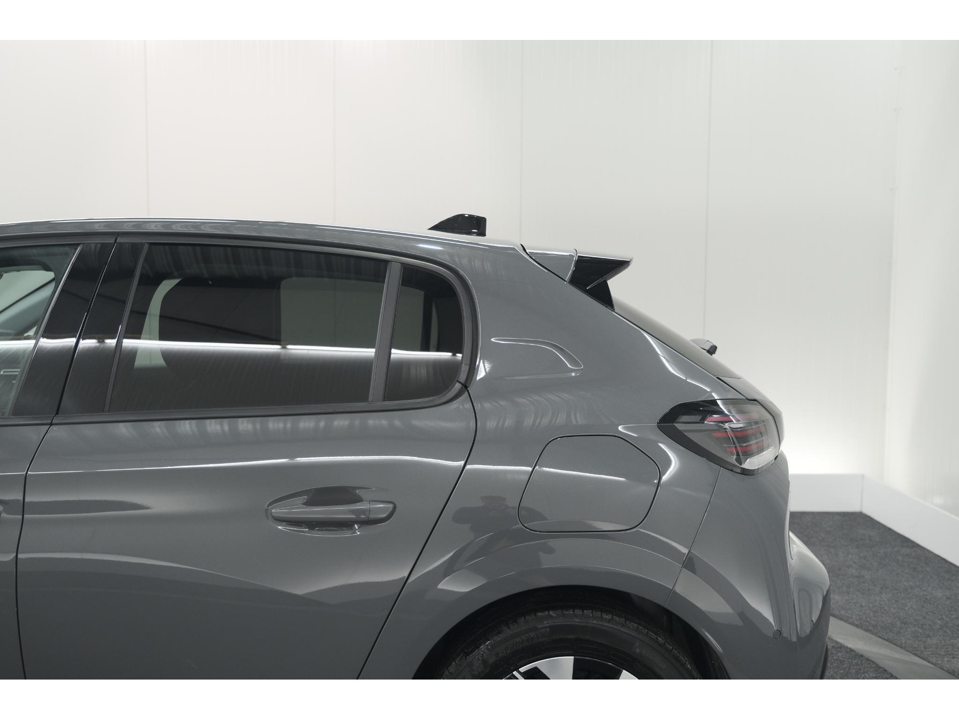 Peugeot 208 PureTech 100 Allure | 360 Camera | Adaptieve Cruise Control | Navigatie | Dodehoekdetectie