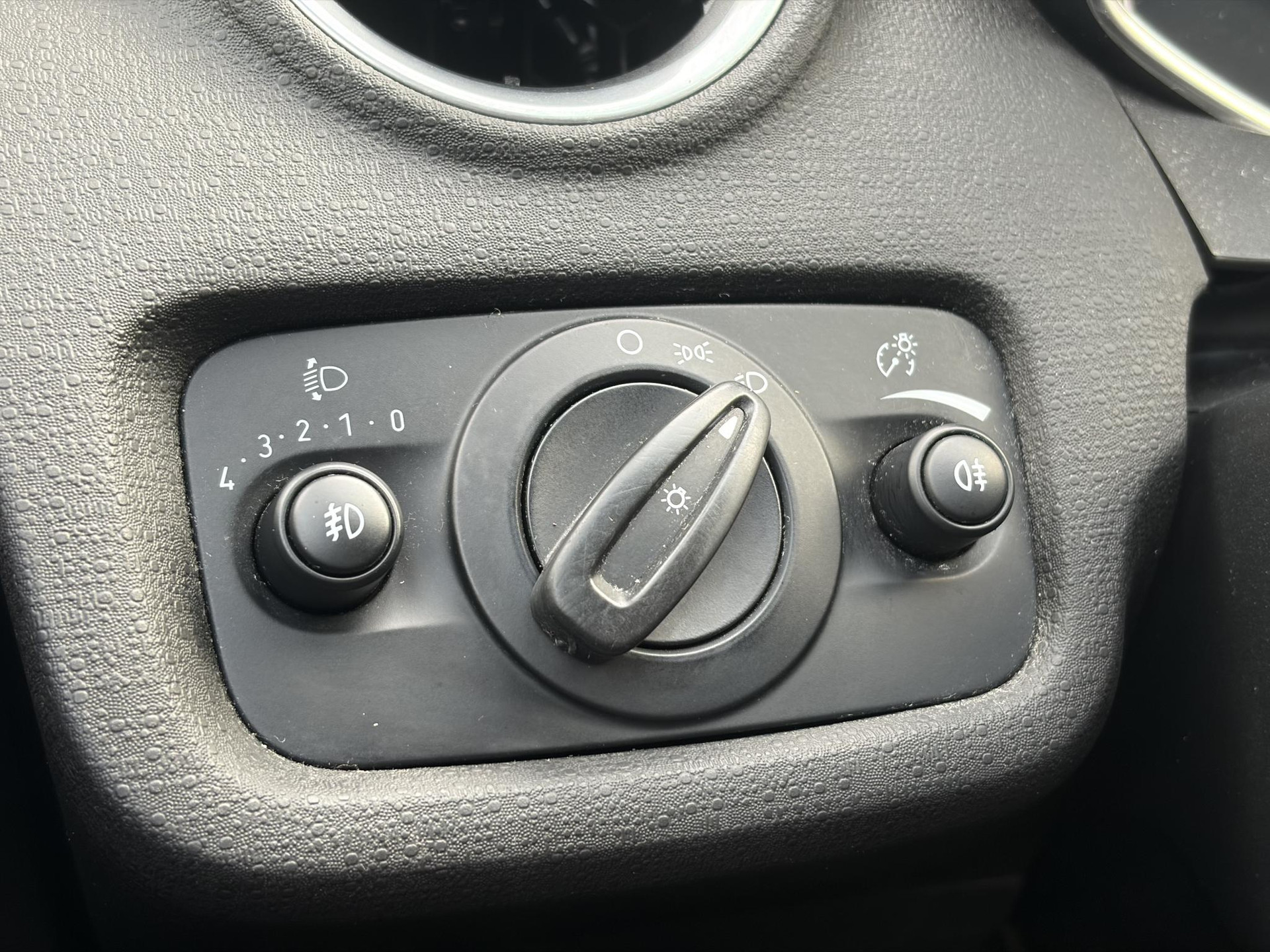 Ford Fiesta 1.0 Style Ultimate 2e Eigenaar l Navi l Airco l Cruise l Lm velgen l Pdc V+A l N.A.P l 5 Deurs l Weinig km l Zeer Zuinig l Apk tot 04-2027