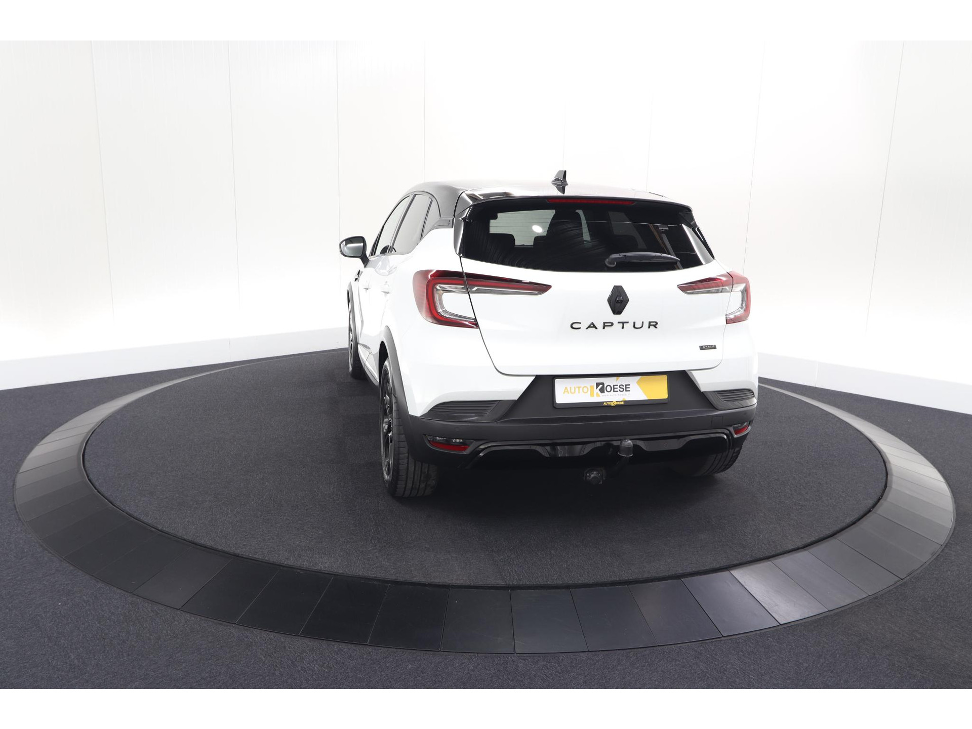 Renault Captur 1.6 E-Tech hybrid 145 SL Rive Gauche | Trekhaak | Camera | Apple Carplay | 9.3 Inch Grootscherm
