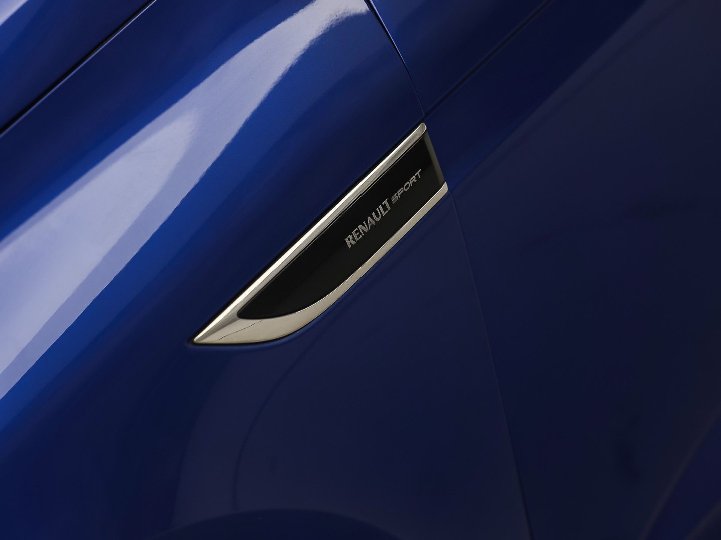 Renault Mégane Estate 1.6 TCe GT 205Pk Automaat (VIRTUAL COCKPIT, GROOT NAVI, KUIPSTOELEN, HEAD-UP DISPLAY, CAMERA, ADAPTIVE CRUISE, BOSE, STOELVERWARMING, NIEUWSTAAT)