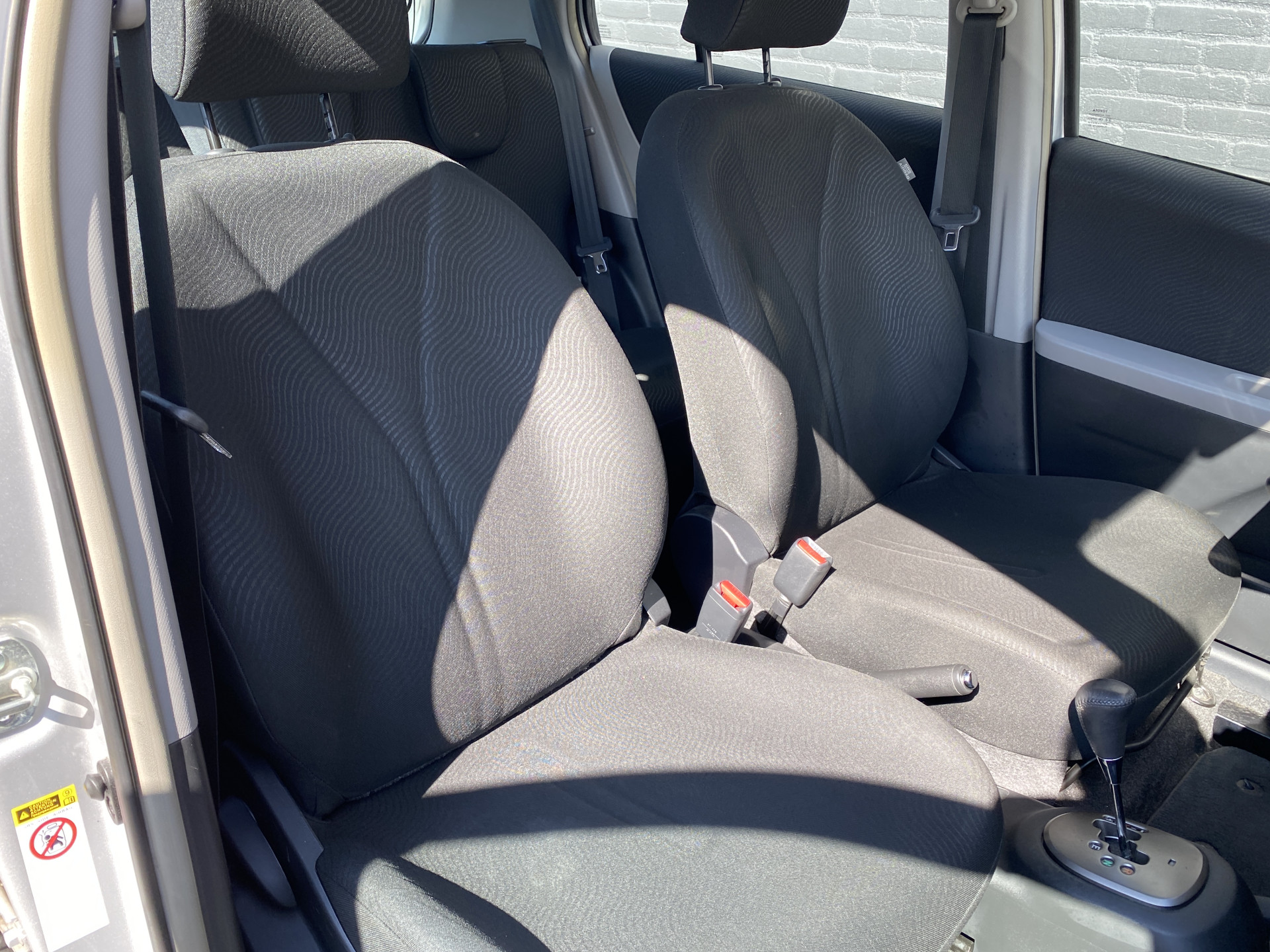 Daihatsu Charade 1.3 City AUT. | dealer onderhouden | airco | trekhaak | parkeersensoren | schuifbank | elektrisch pakket