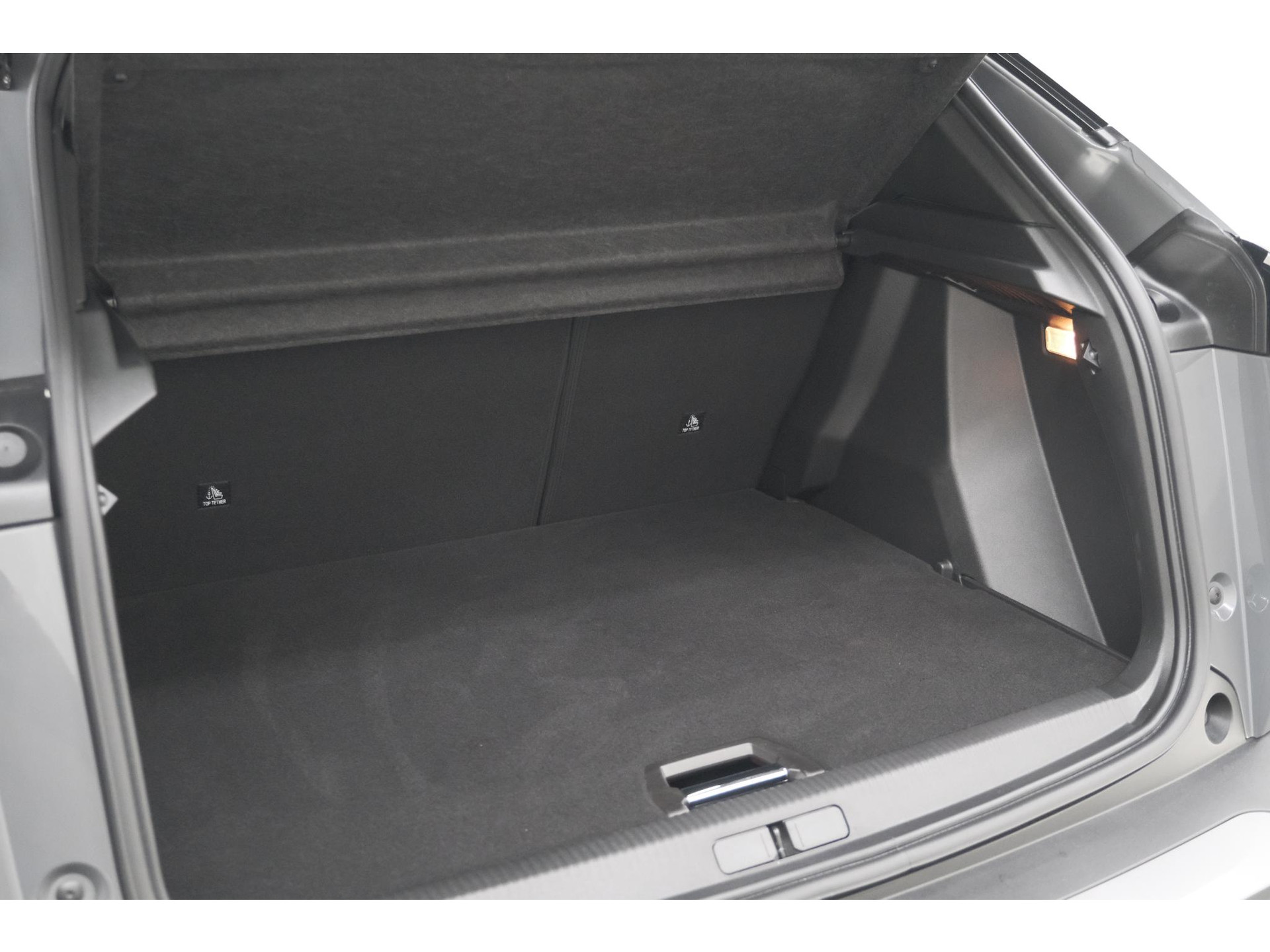 Peugeot e-2008 EV GT Avantage 54 kWh | 360 Camera | Massage Functie | Dodehoekdetectie | Stoelverwarming